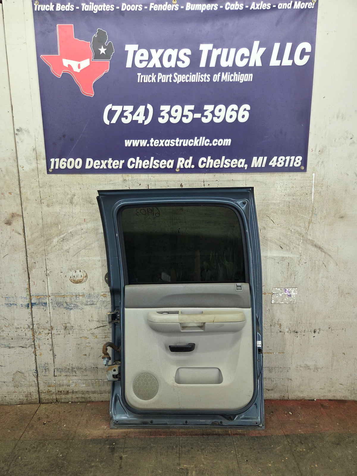2007-2013 Chevrolet Silverado / GMC Sierra 1500 2500 3500 HD Crew Cab RH Passenger Rear Door