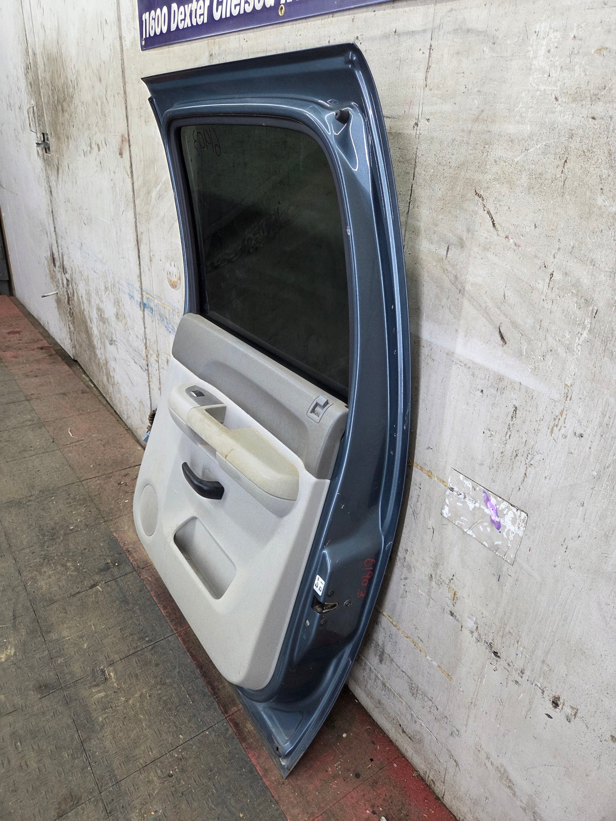 2007-2013 Chevrolet Silverado / GMC Sierra 1500 2500 3500 HD Crew Cab RH Passenger Rear Door