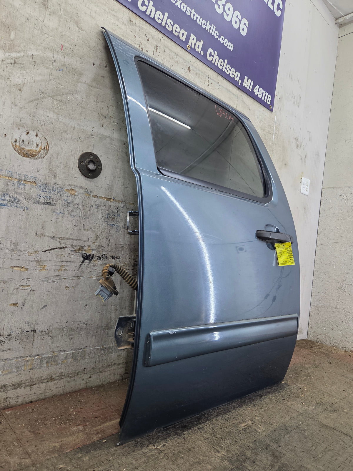 2007-2013 Chevrolet Silverado / GMC Sierra 1500 2500 3500 HD Crew Cab LH Driver Side Rear Door