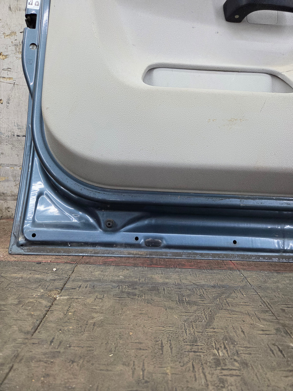 2007-2013 Chevrolet Silverado / GMC Sierra 1500 2500 3500 HD Crew Cab LH Driver Side Rear Door