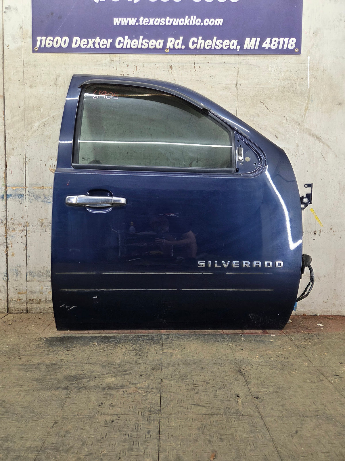 2007-2013 Chevrolet Silverado / GMC Sierra 1500 2500 3500 HD RH Front Passenger Side Door