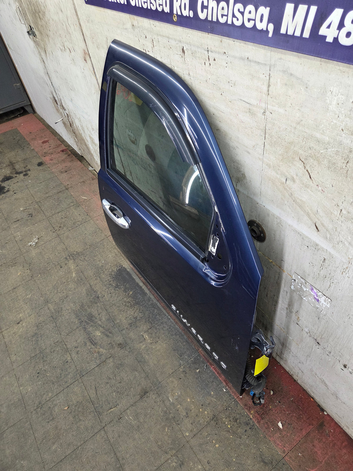 2007-2013 Chevrolet Silverado / GMC Sierra 1500 2500 3500 HD RH Front Passenger Side Door