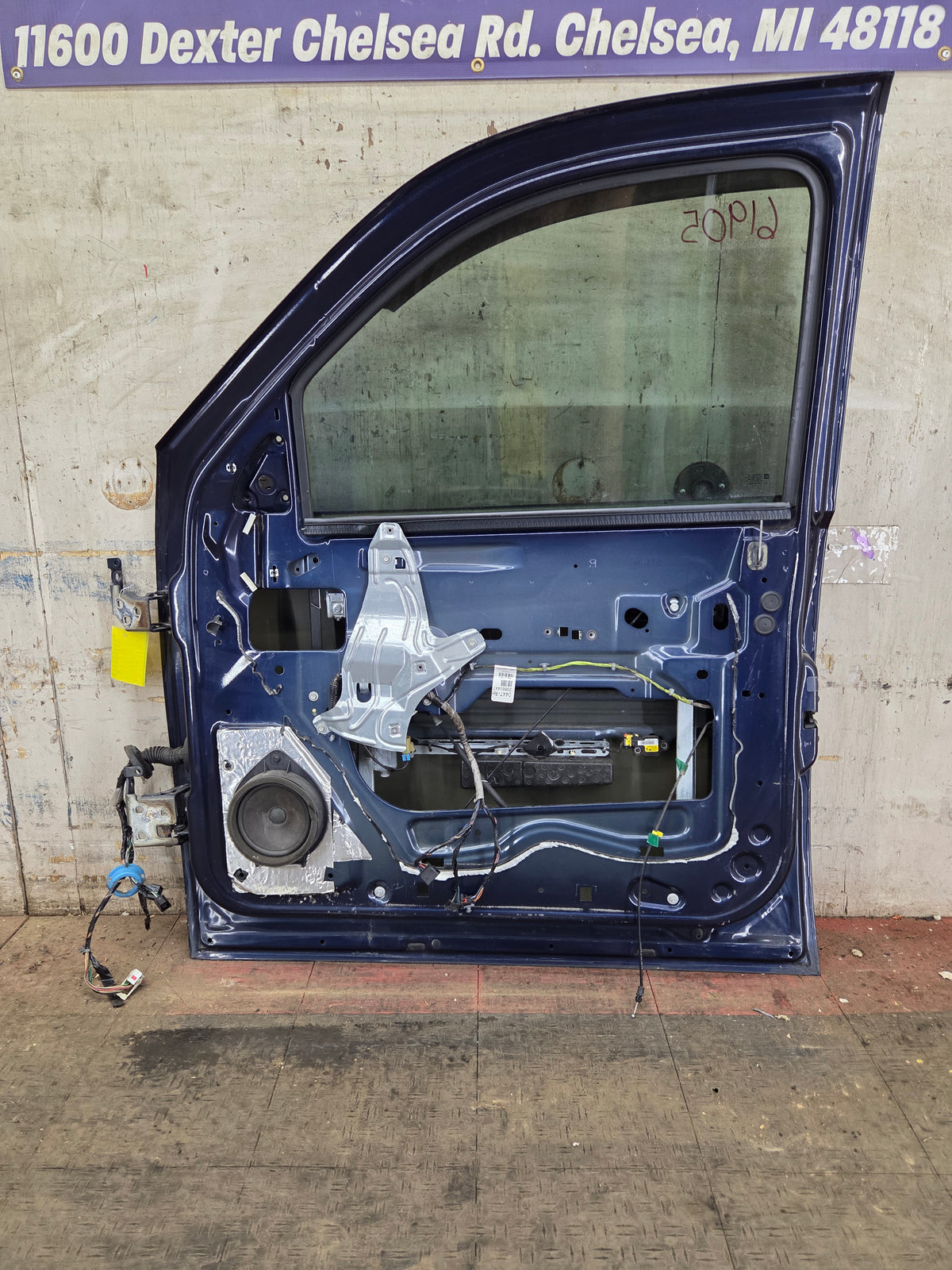 2007-2013 Chevrolet Silverado / GMC Sierra 1500 2500 3500 HD RH Front Passenger Side Door