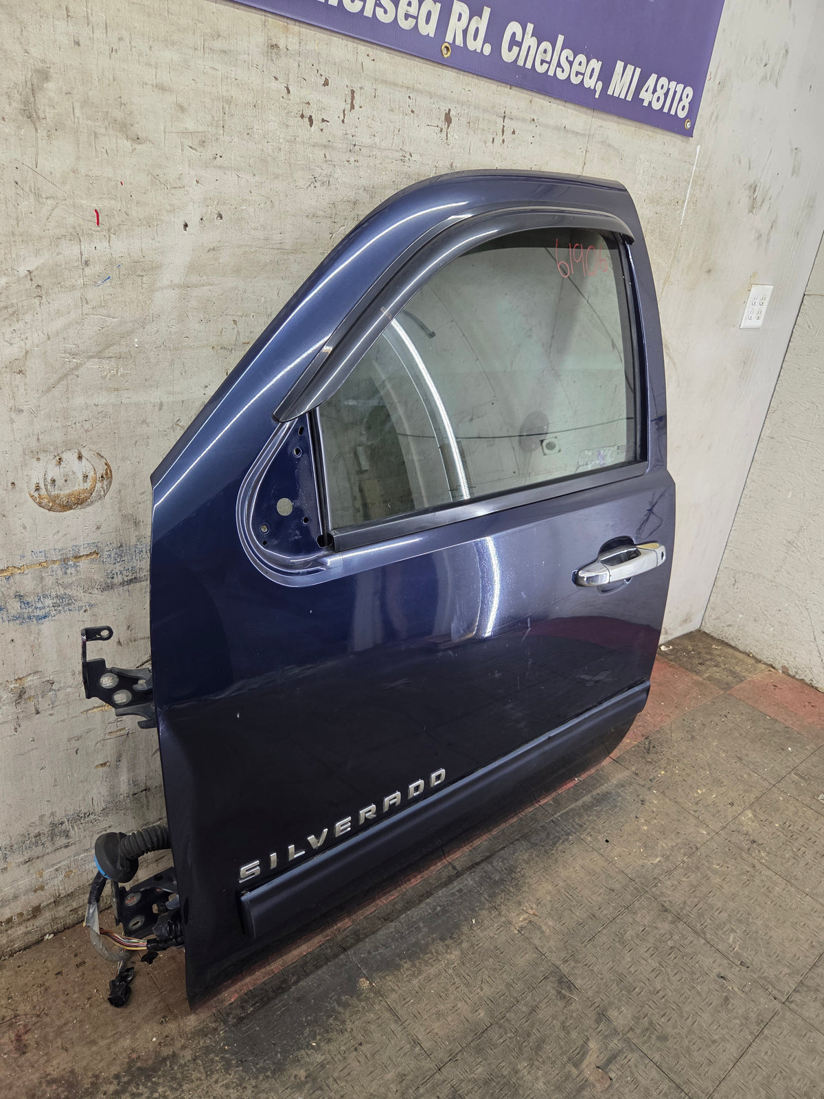 2007-2013 Chevrolet Silverado 1500 2500 3500 HD LH Front Driver Side Door