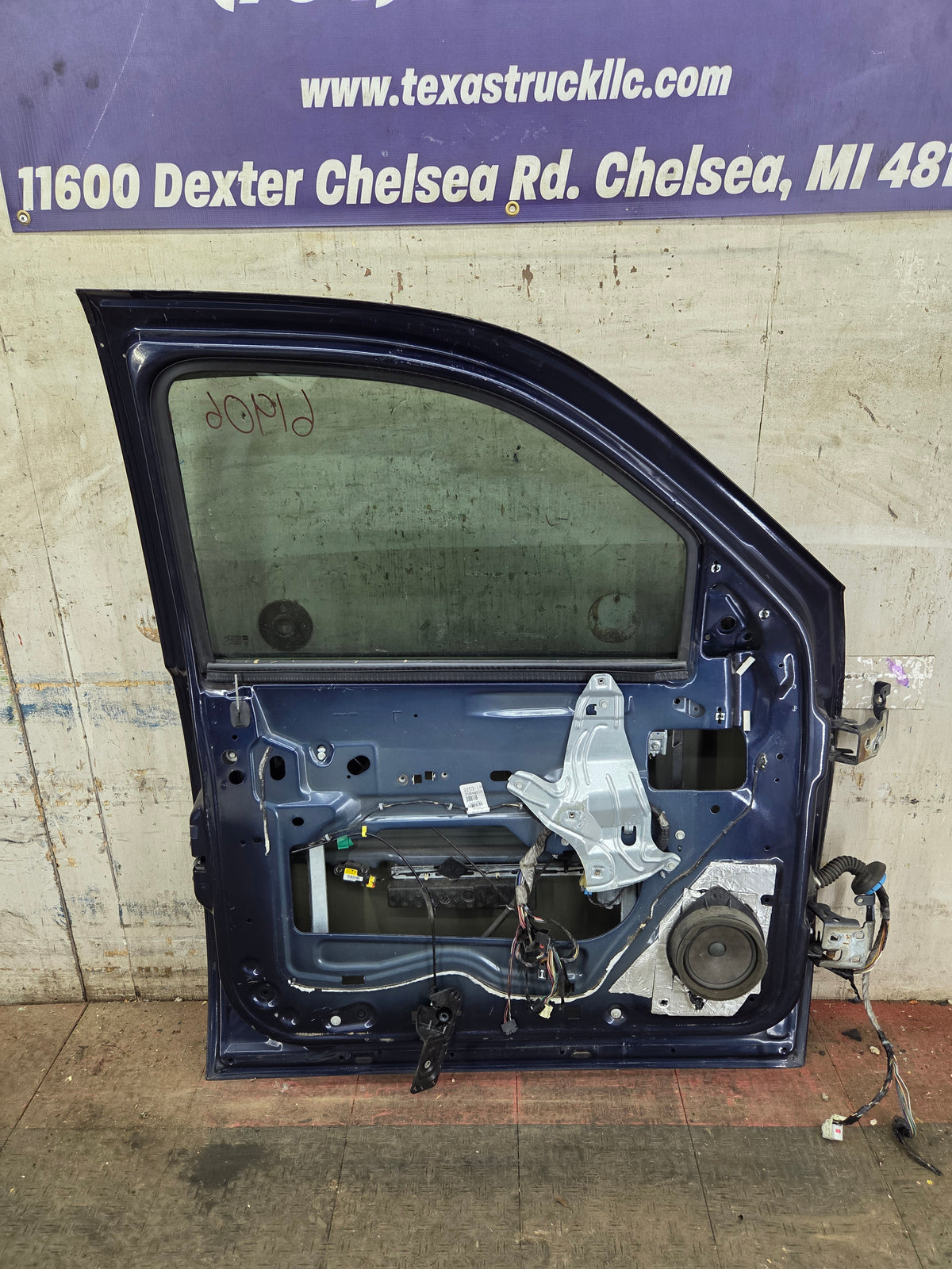 2007-2013 Chevrolet Silverado 1500 2500 3500 HD LH Front Driver Side Door