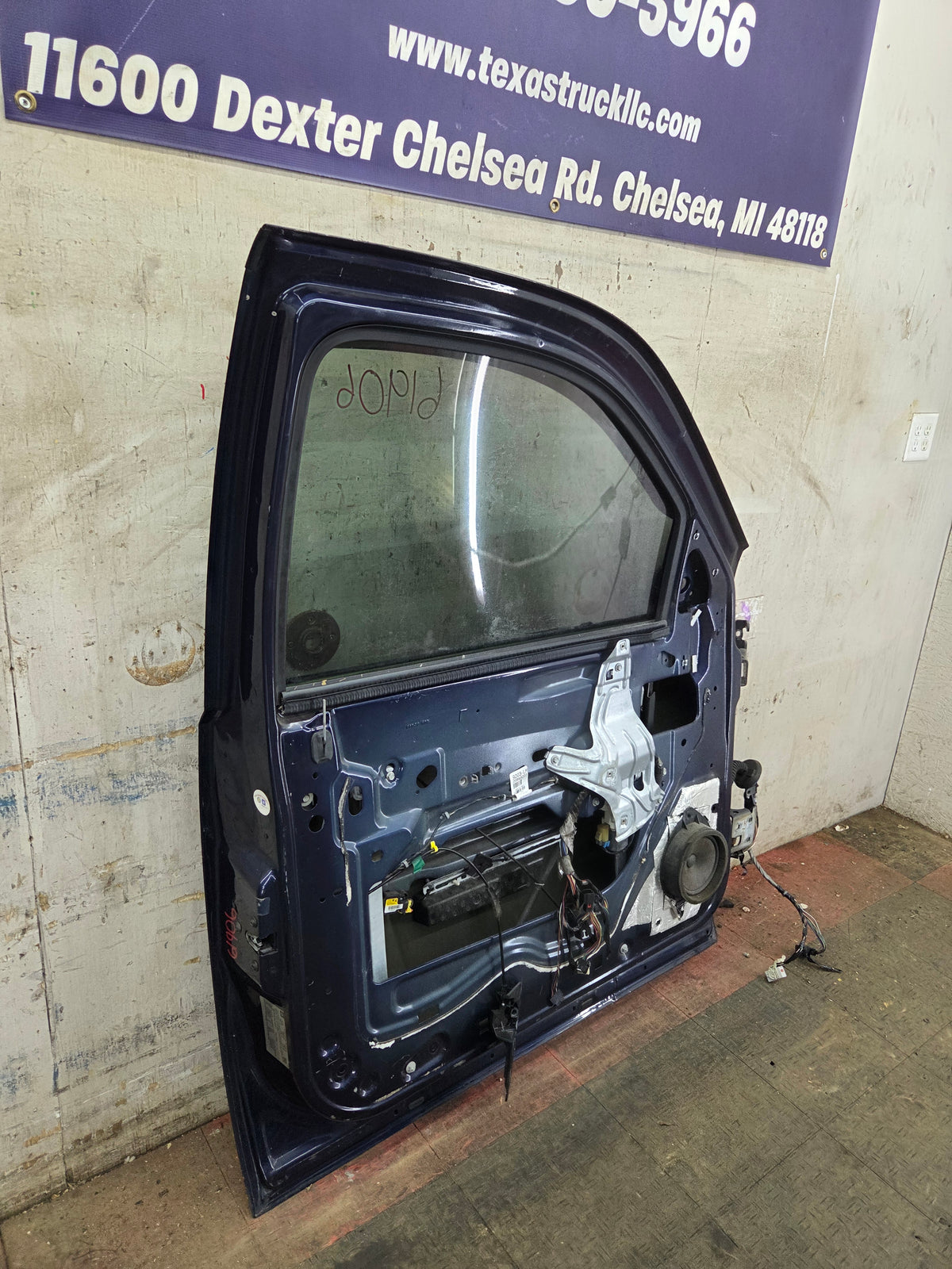 2007-2013 Chevrolet Silverado 1500 2500 3500 HD LH Front Driver Side Door