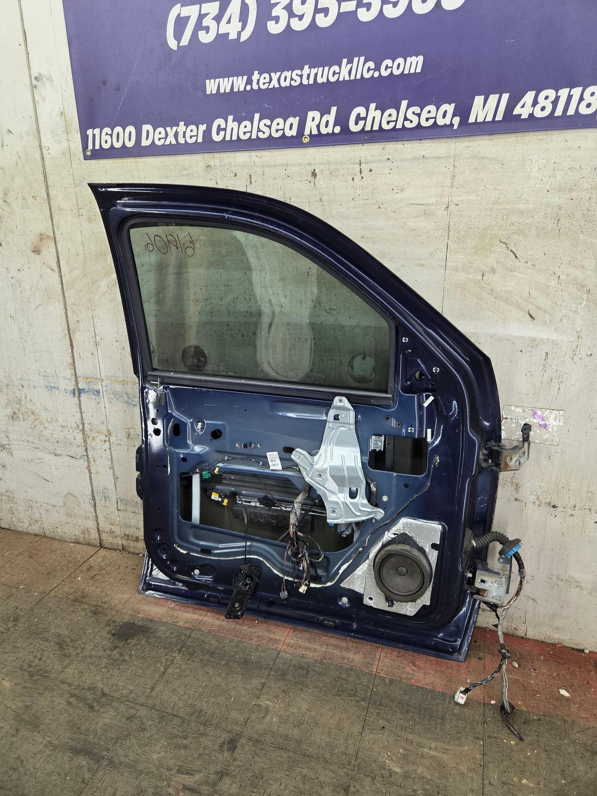 2007-2013 Chevrolet Silverado 1500 2500 3500 HD LH Front Driver Side Door