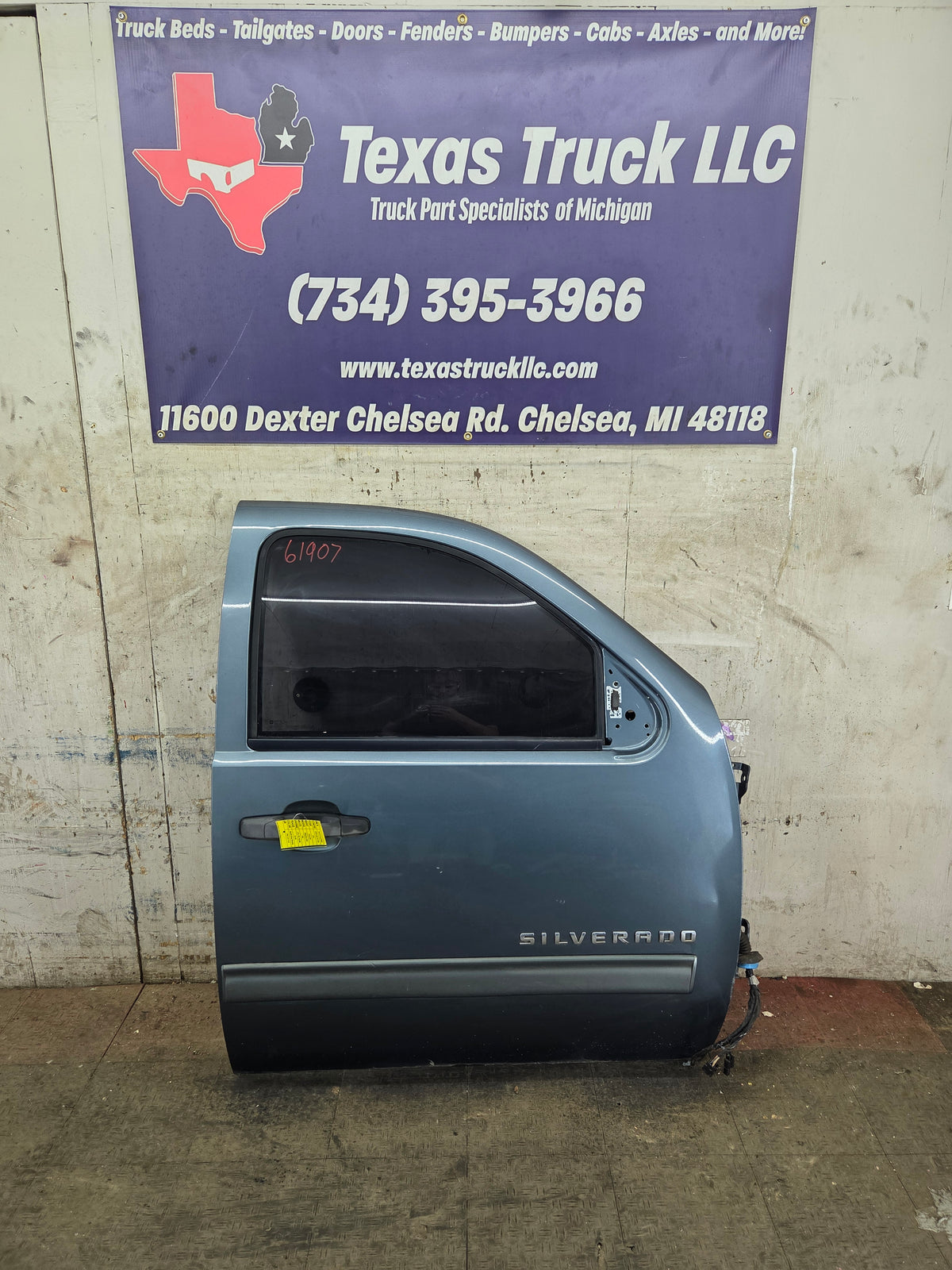 2007-2013 Chevrolet Silverado / GMC Sierra 1500 2500 3500 HD RH Front Passenger Side Door