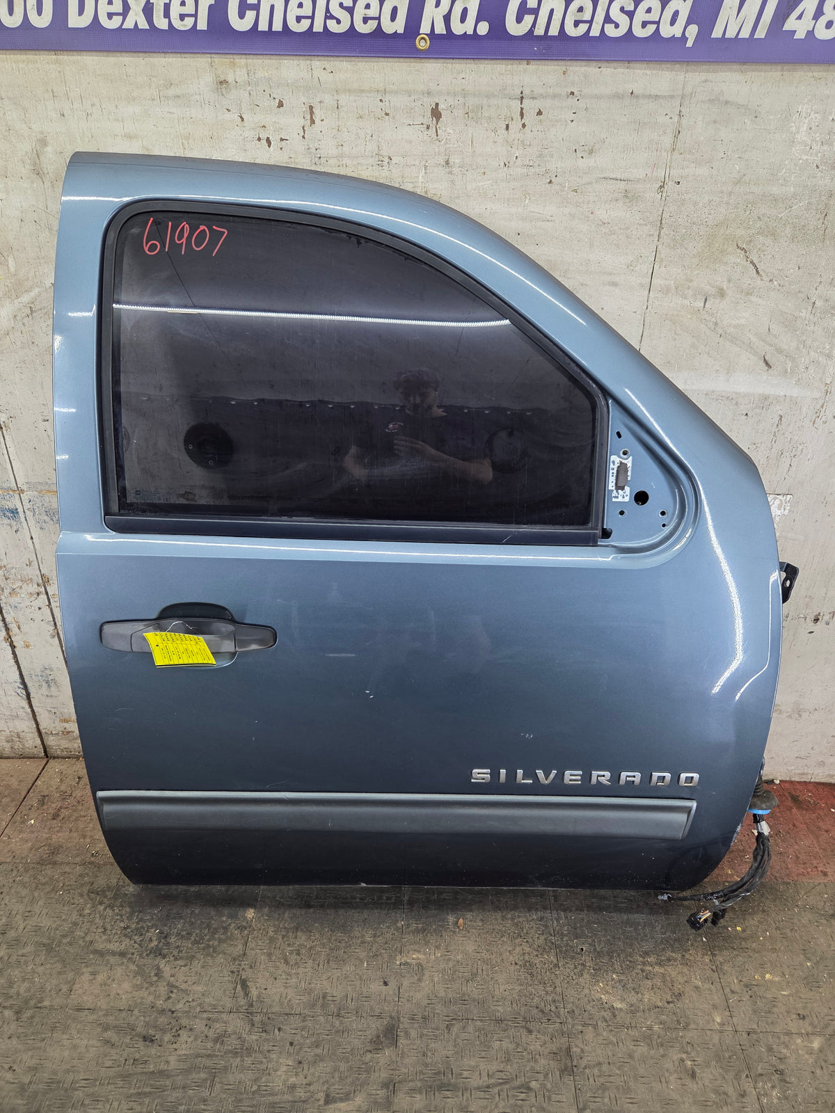2007-2013 Chevrolet Silverado / GMC Sierra 1500 2500 3500 HD RH Front Passenger Side Door
