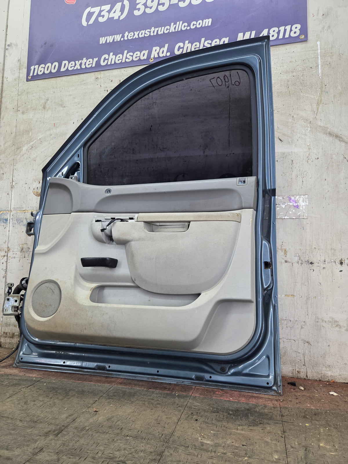 2007-2013 Chevrolet Silverado / GMC Sierra 1500 2500 3500 HD RH Front Passenger Side Door