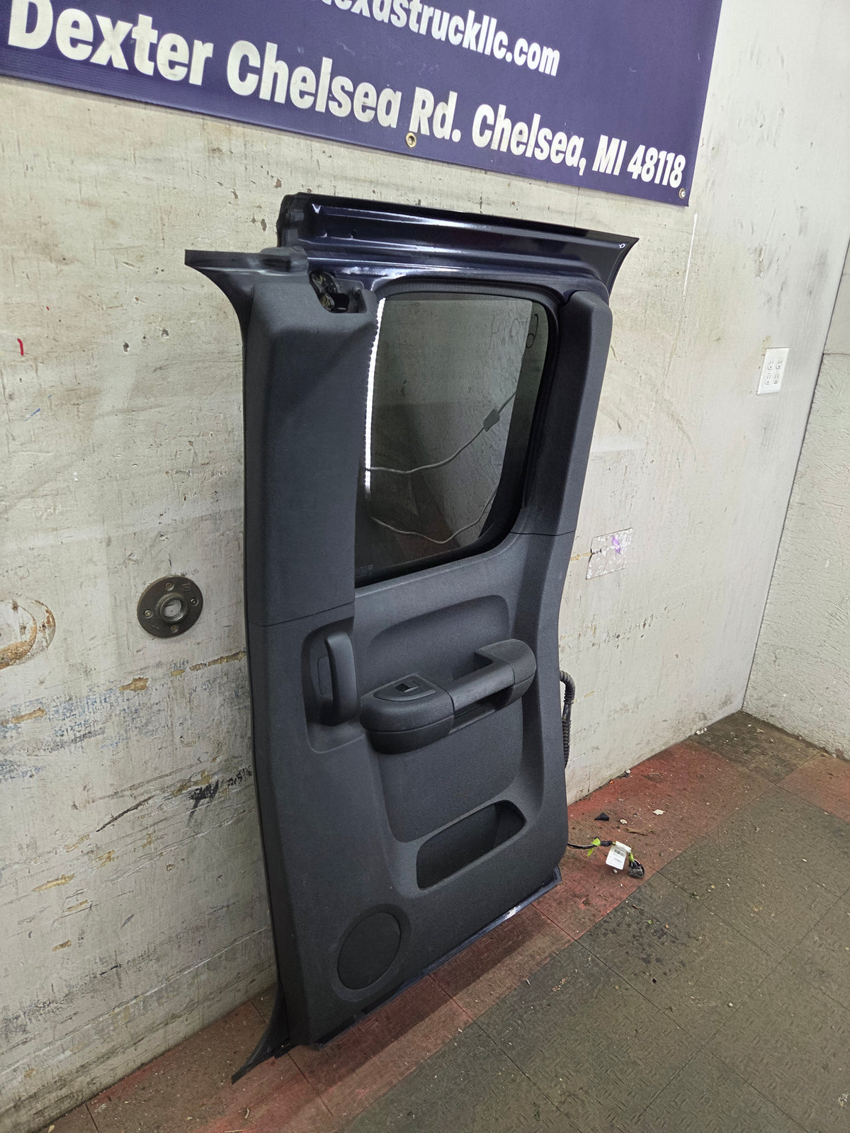 2007-2013 Chevrolet Silverado / GMC Sierra 1500 2500 3500 HD Passenger side Extended Cab RH Rear Door