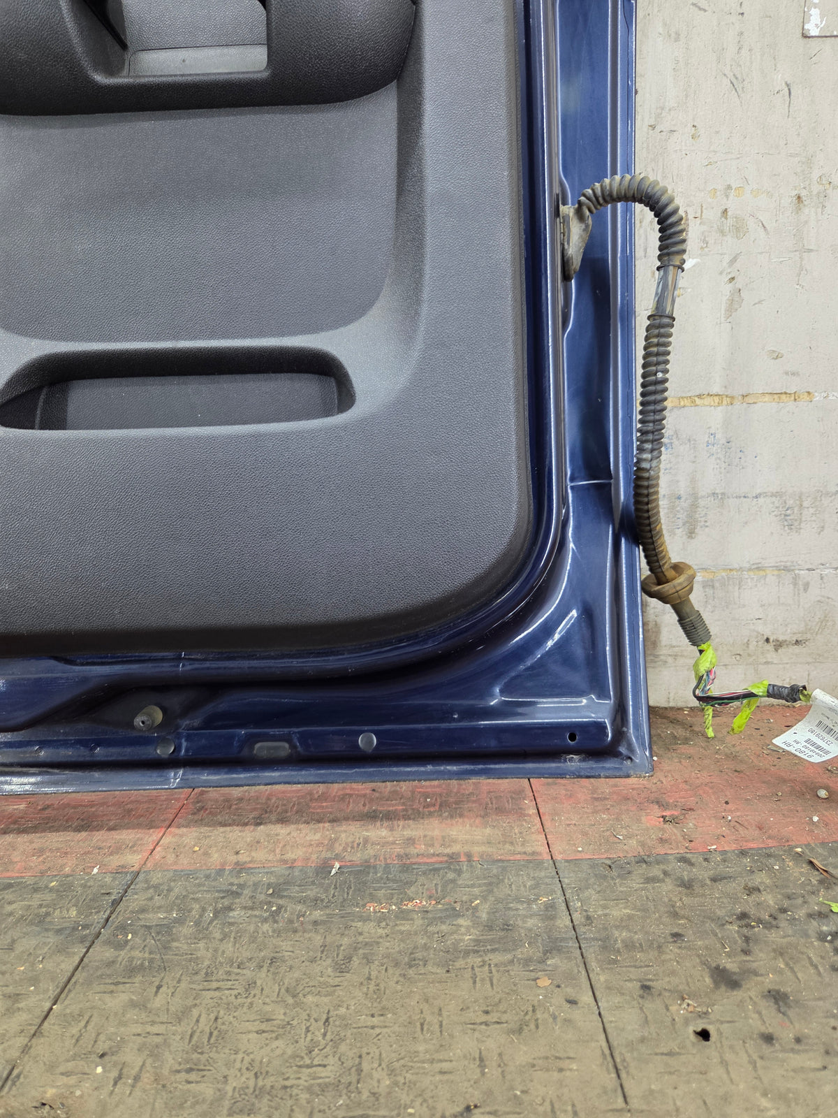 2007-2013 Chevrolet Silverado / GMC Sierra 1500 2500 3500 HD Passenger side Extended Cab RH Rear Door