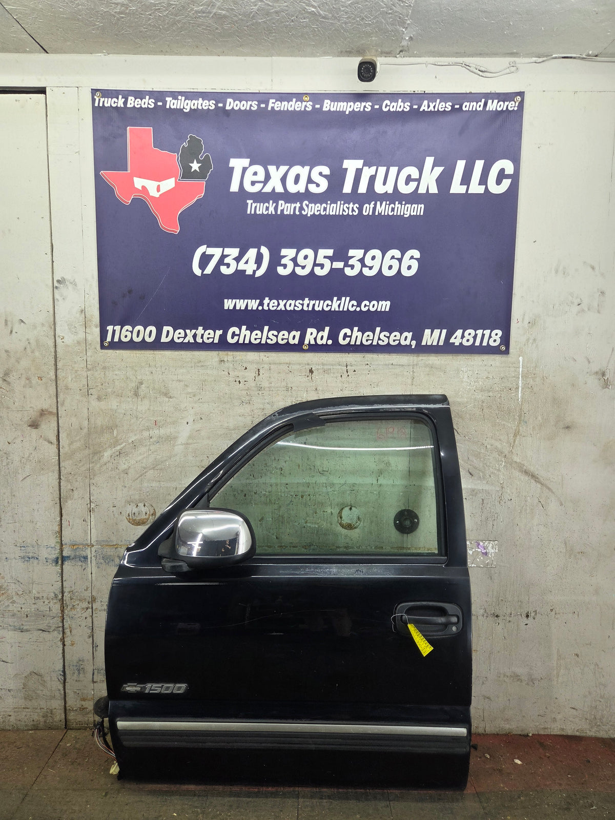 1999-2006 Chevrolet Silverado / GMC Sierra 1500 2500 3500 HD Front Driver Side Door LH