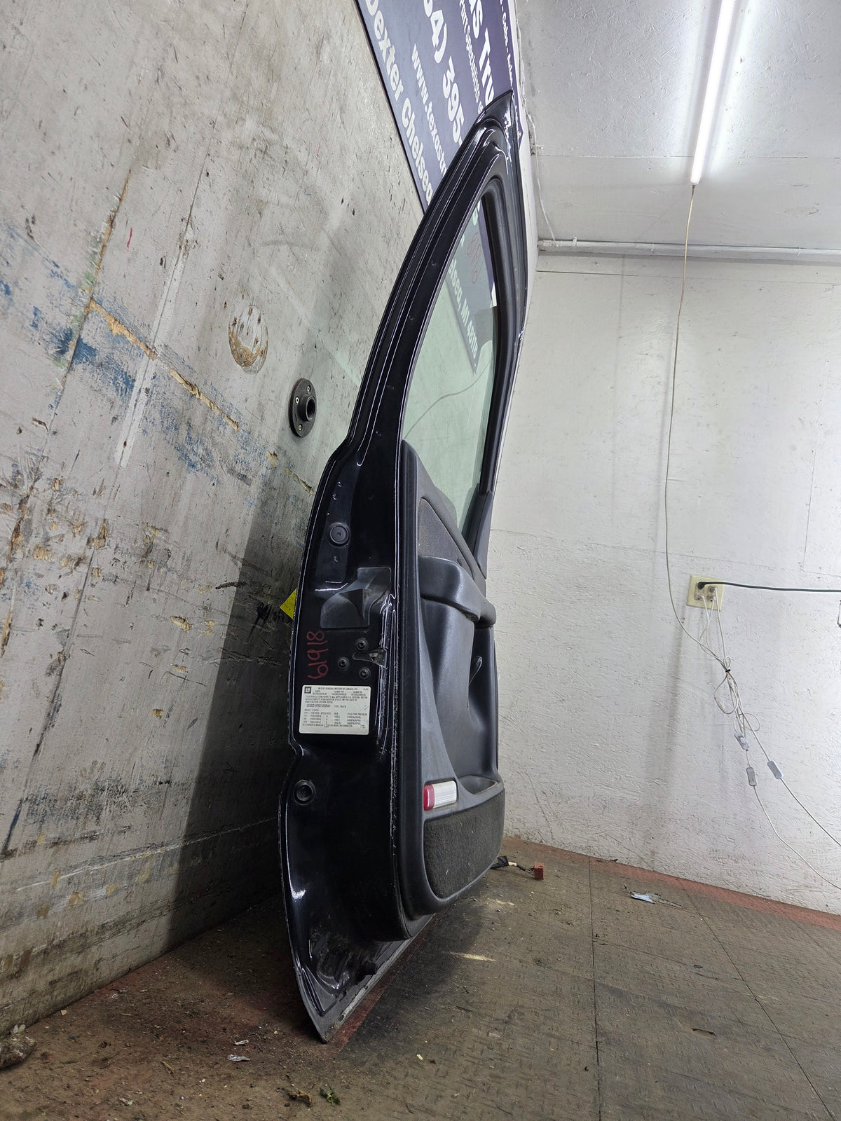1999-2006 Chevrolet Silverado / GMC Sierra 1500 2500 3500 HD Front Driver Side Door LH