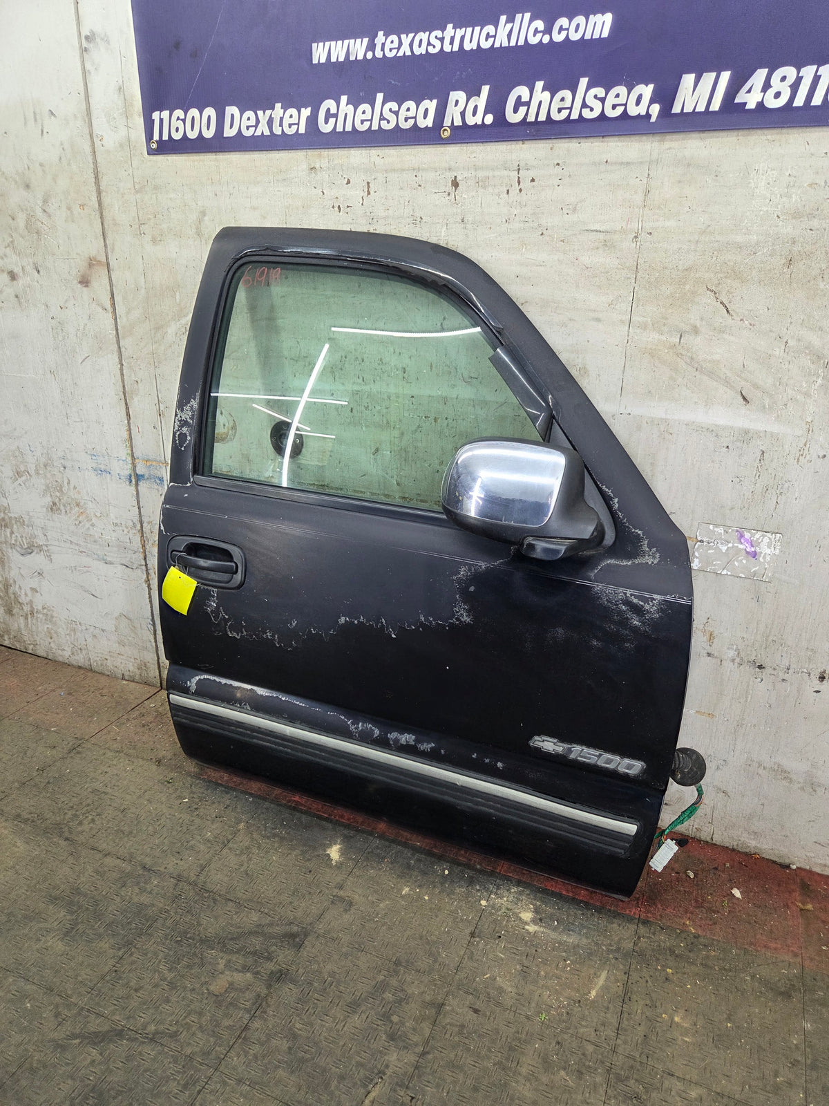 1999-2006 Chevrolet Silverado / GMC Sierra 1500 2500 3500 HD Front Passenger side Door RH