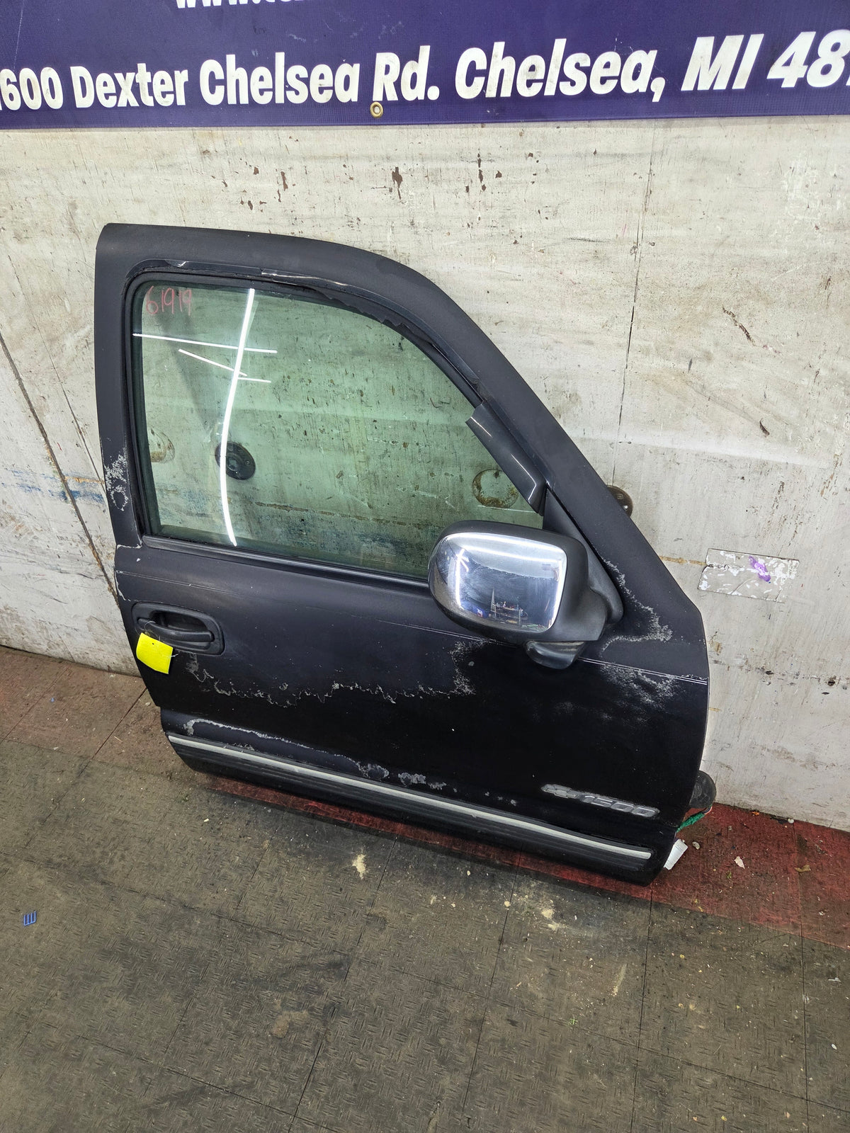 1999-2006 Chevrolet Silverado / GMC Sierra 1500 2500 3500 HD Front Passenger side Door RH