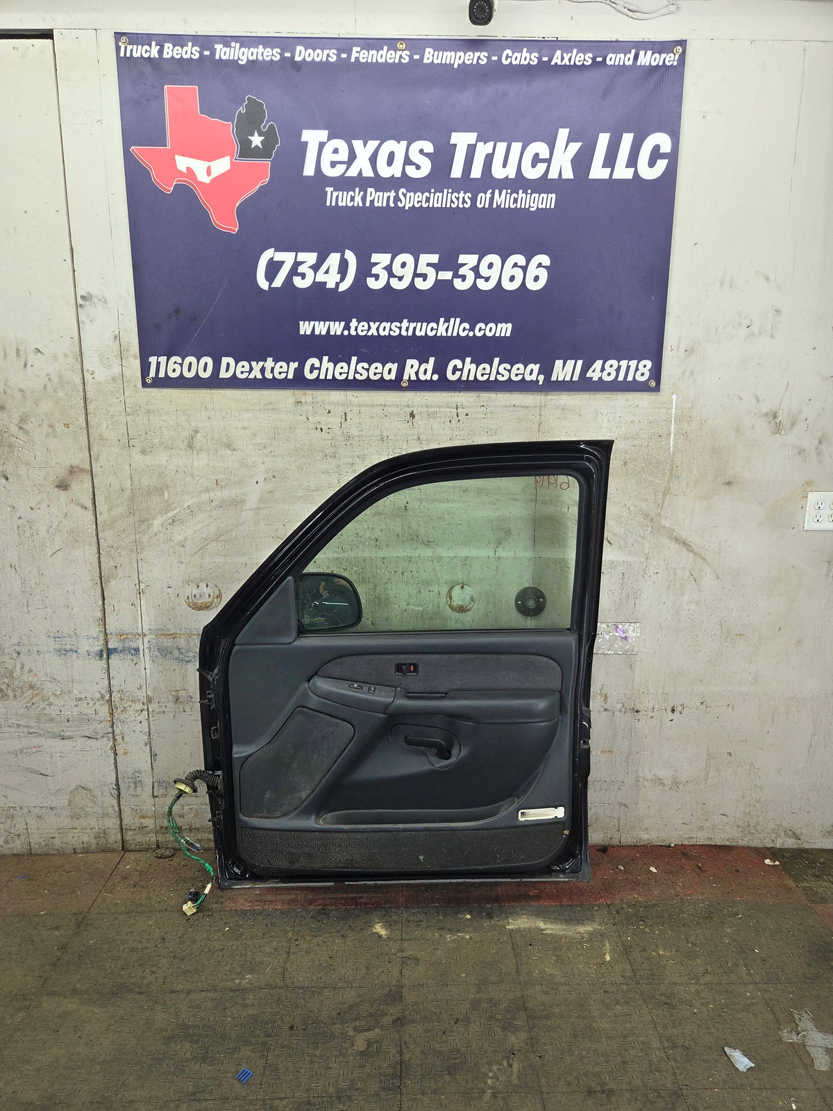 1999-2006 Chevrolet Silverado / GMC Sierra 1500 2500 3500 HD Front Passenger side Door RH
