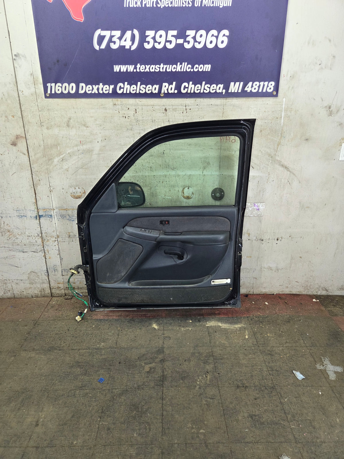 1999-2006 Chevrolet Silverado / GMC Sierra 1500 2500 3500 HD Front Passenger side Door RH