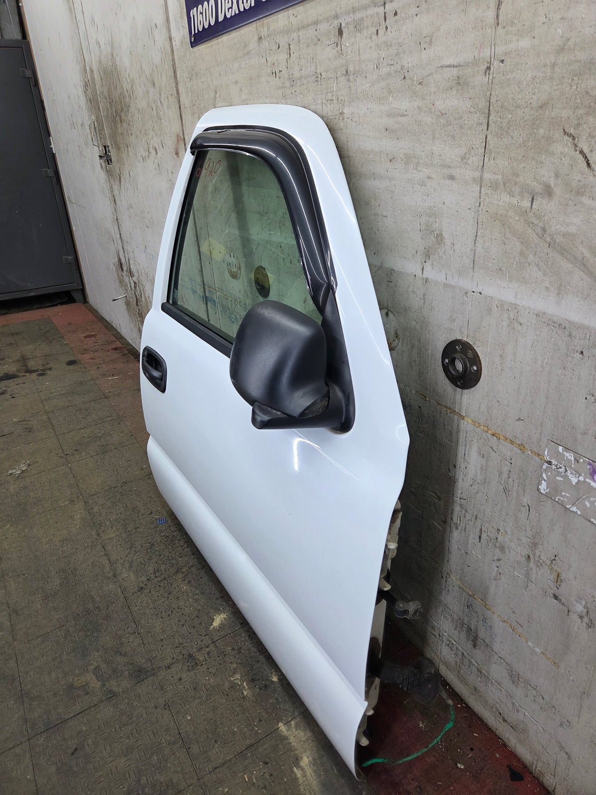 1999-2006 Chevrolet Silverado / GMC Sierra 1500 2500 3500 HD Front Passenger side Door RH