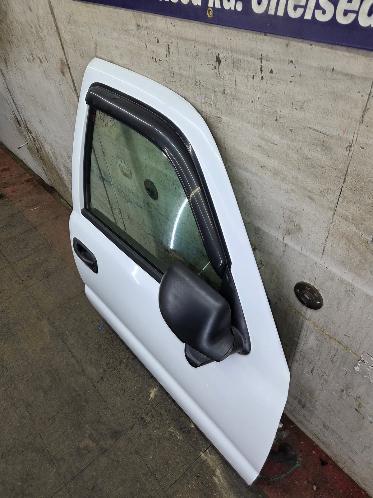 1999-2006 Chevrolet Silverado / GMC Sierra 1500 2500 3500 HD Front Passenger side Door RH