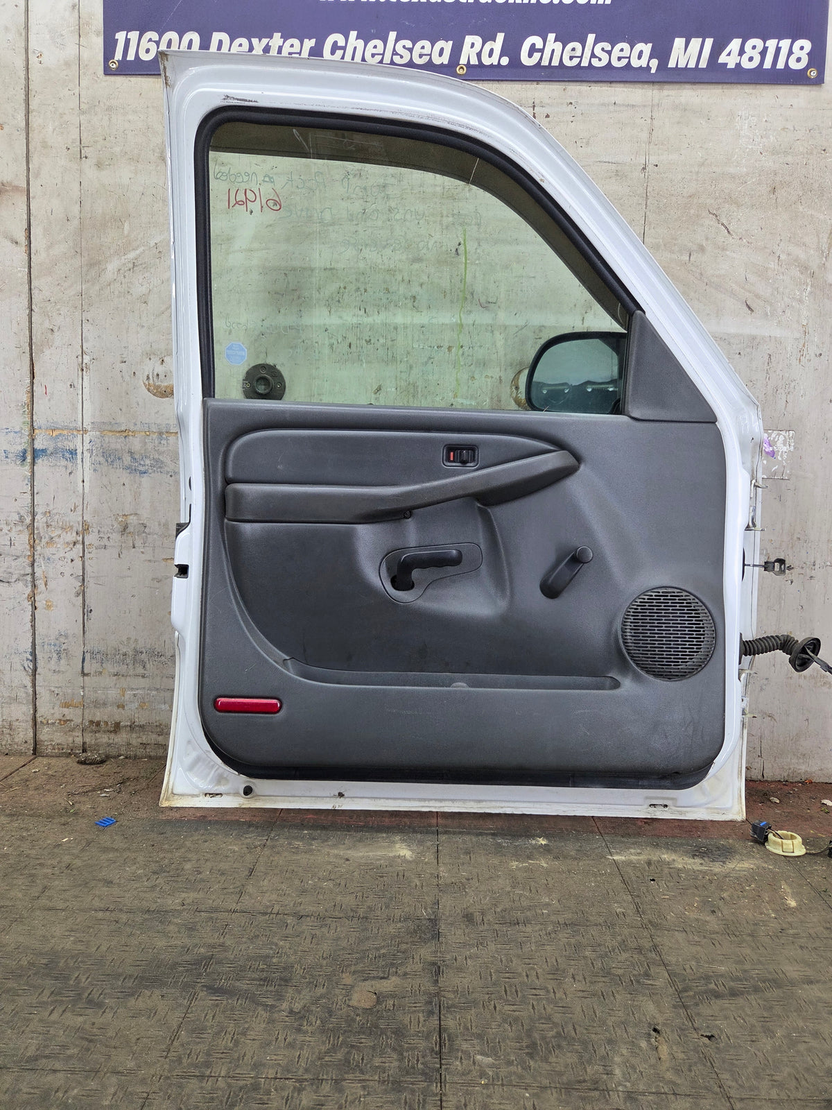 1999-2006 Chevrolet Silverado / GMC Sierra 1500 2500 3500 HD Front Driver Side Door LH