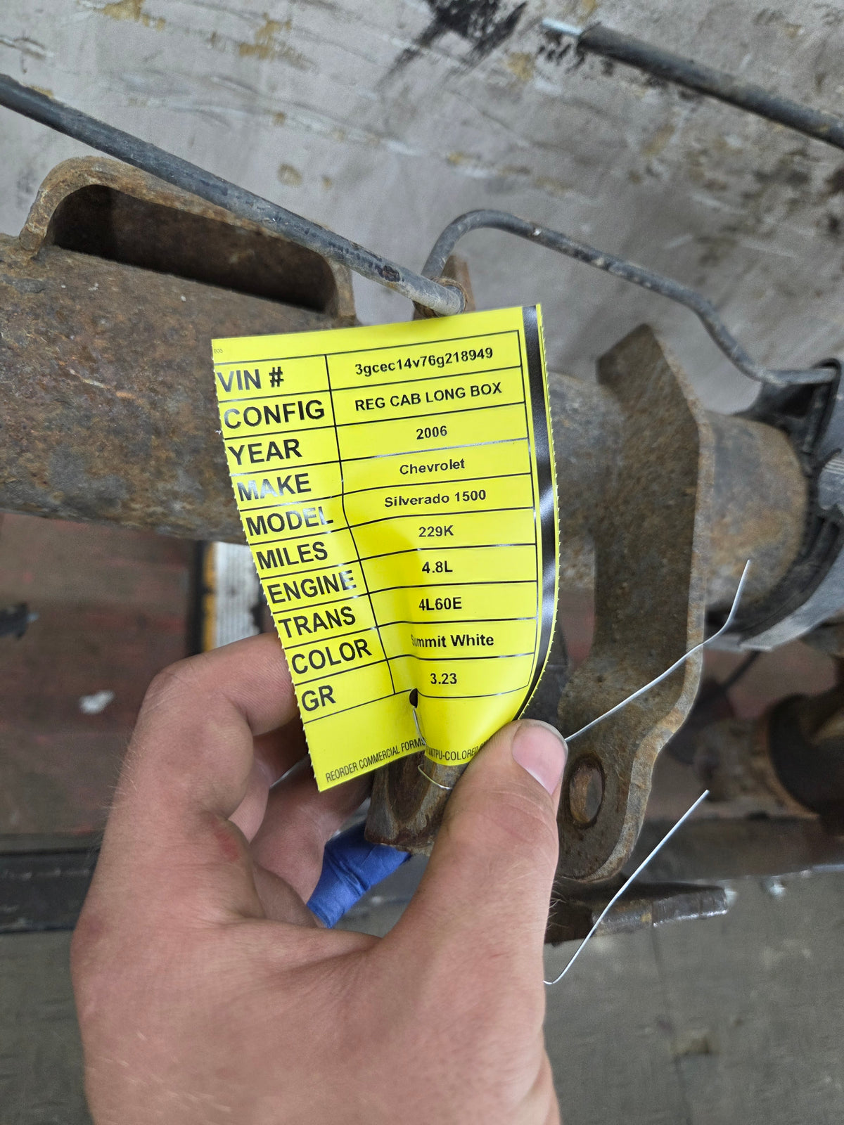 1999-2006 Chevrolet Silverado GMC Sierra 1500 3.23 Rear Axle