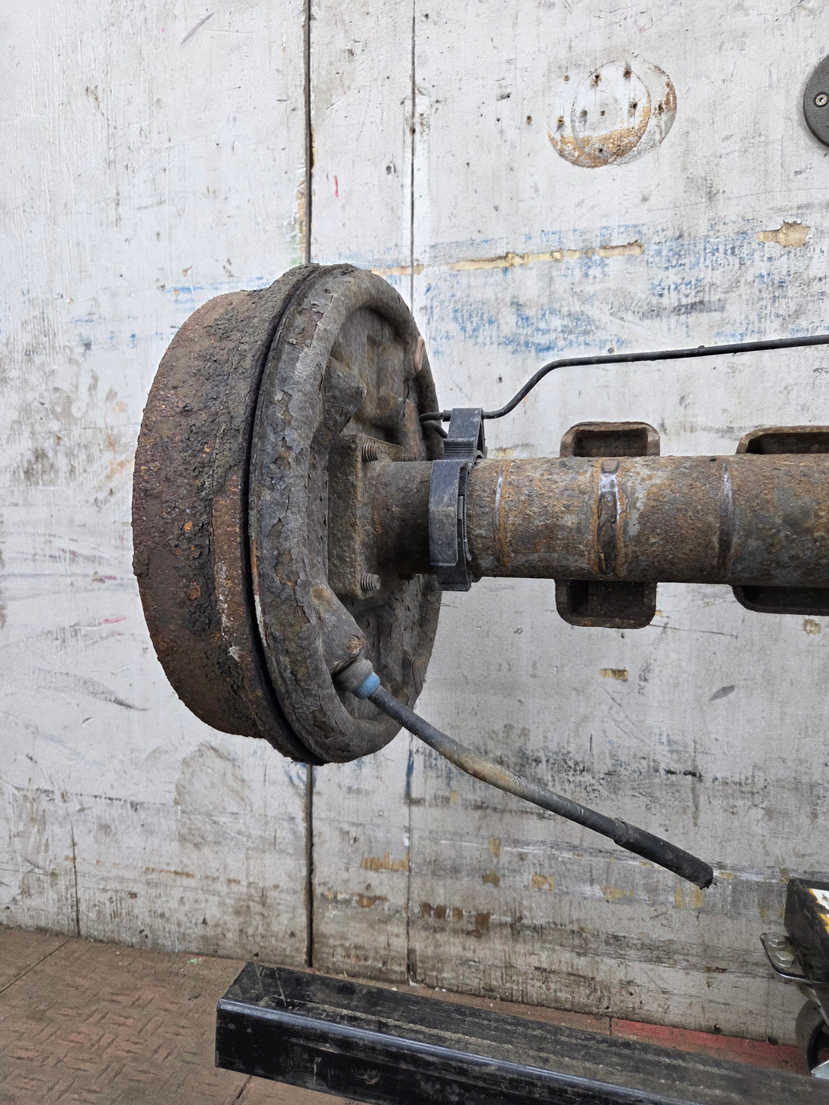 1999-2006 Chevrolet Silverado GMC Sierra 1500 3.23 Rear Axle