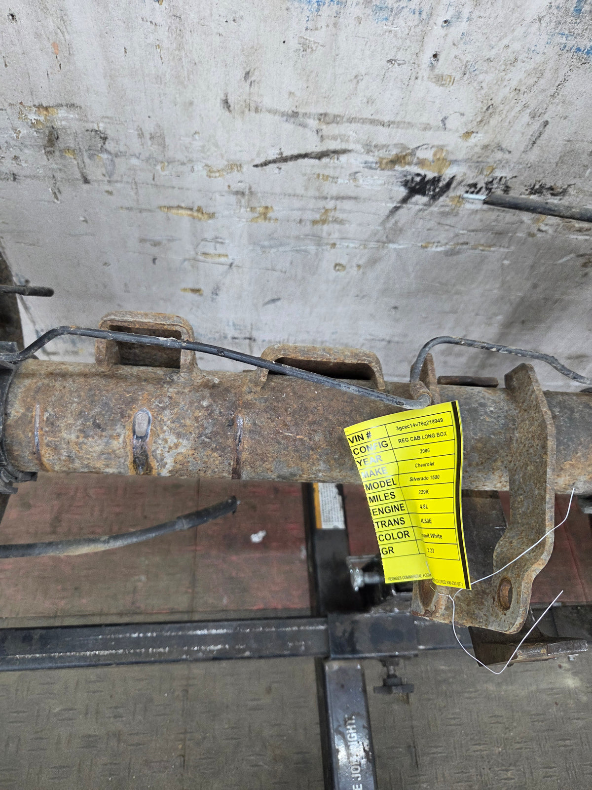 1999-2006 Chevrolet Silverado GMC Sierra 1500 3.23 Rear Axle