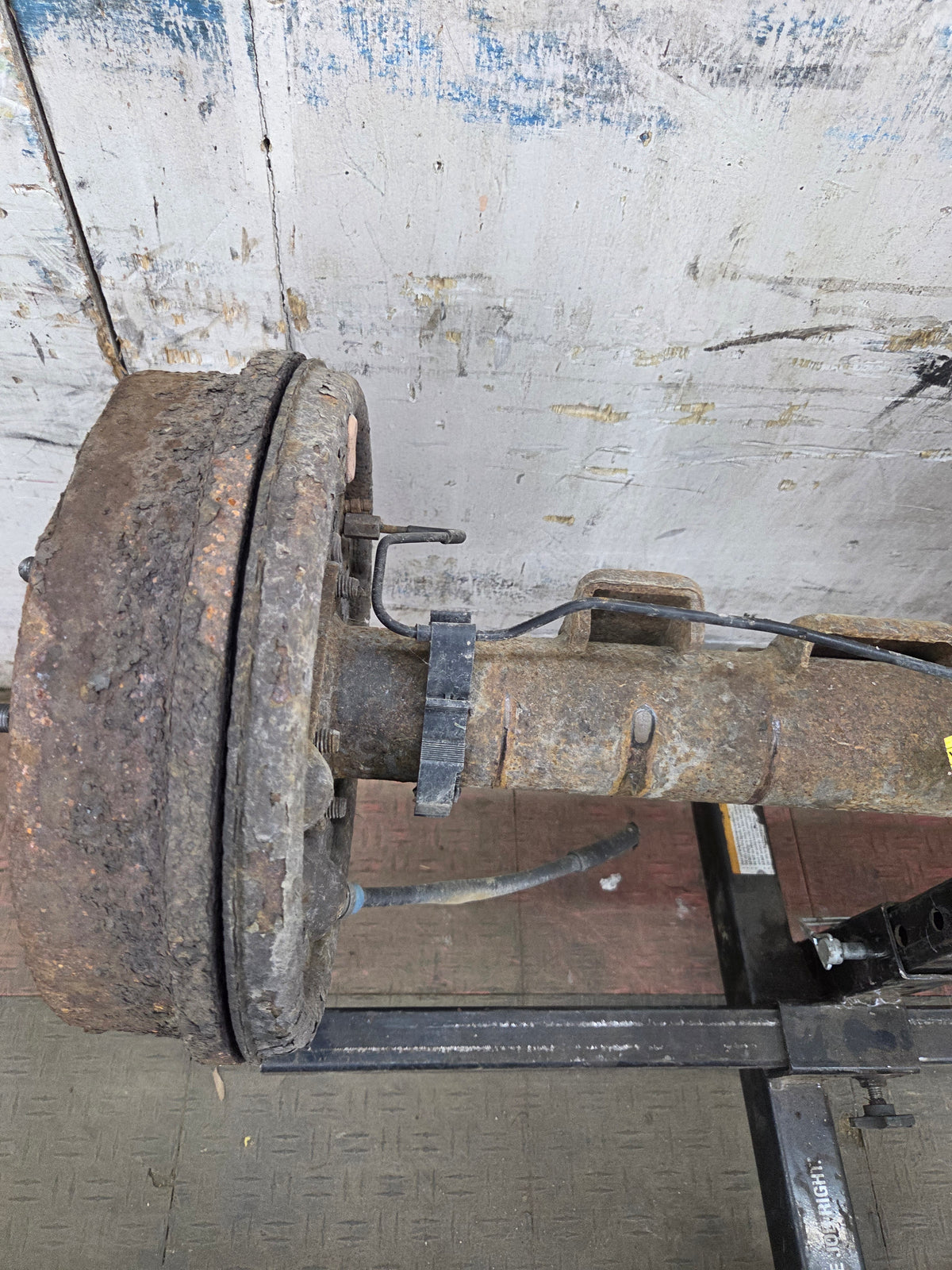 1999-2006 Chevrolet Silverado GMC Sierra 1500 3.23 Rear Axle