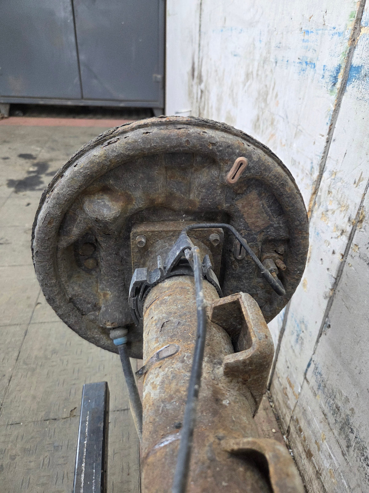1999-2006 Chevrolet Silverado GMC Sierra 1500 3.23 Rear Axle