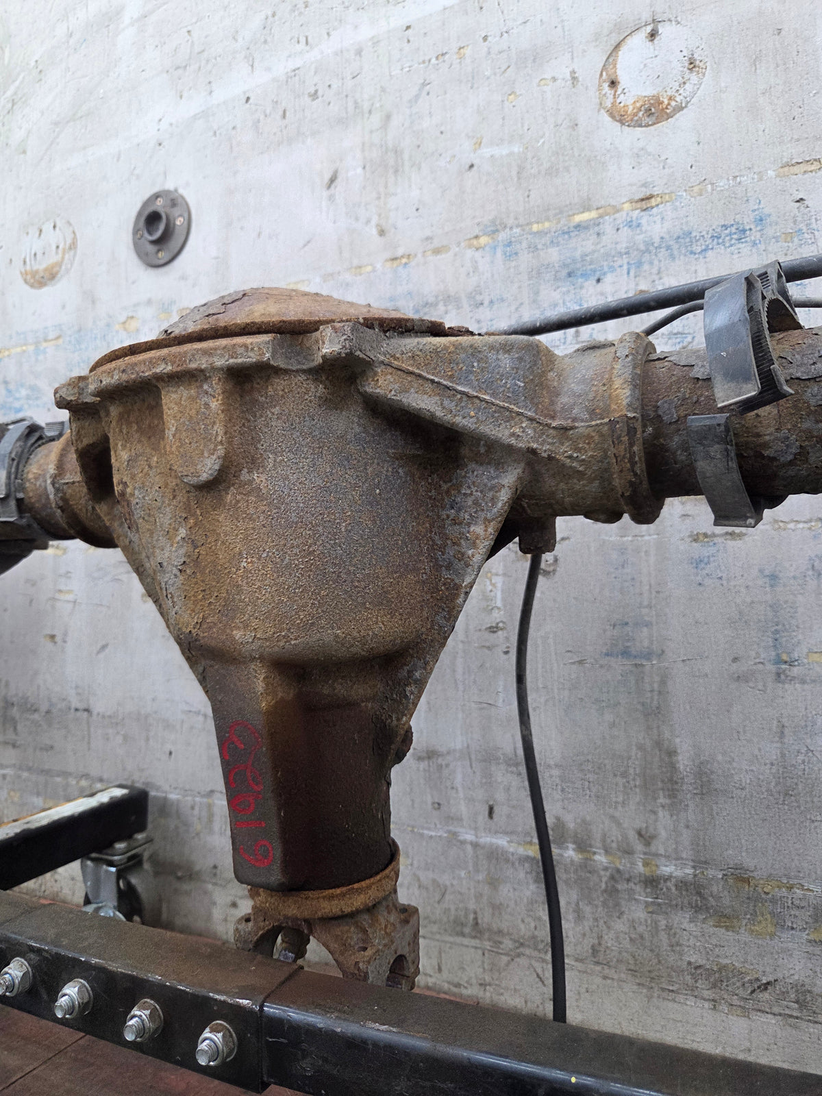 1999-2006 Chevrolet Silverado GMC Sierra 1500 3.23 Rear Axle