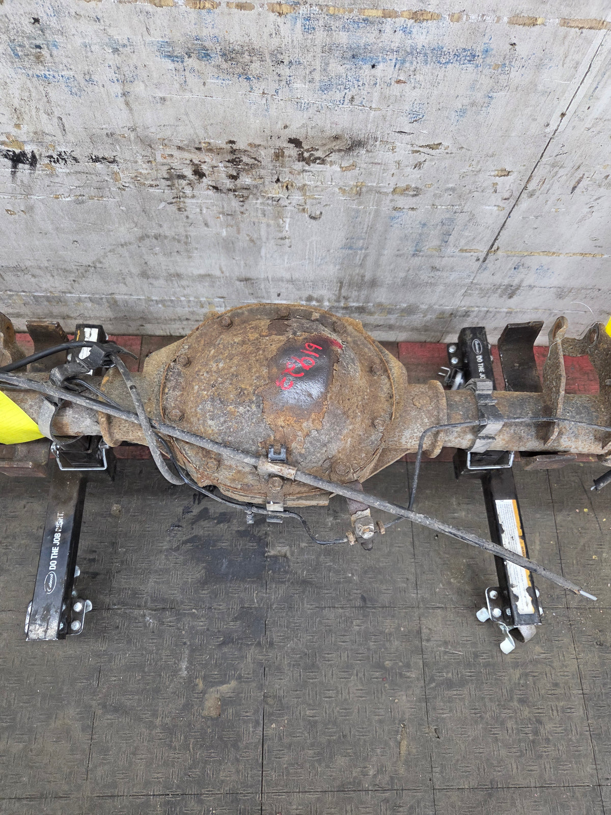1999-2006 Chevrolet Silverado GMC Sierra 1500 3.23 Rear Axle
