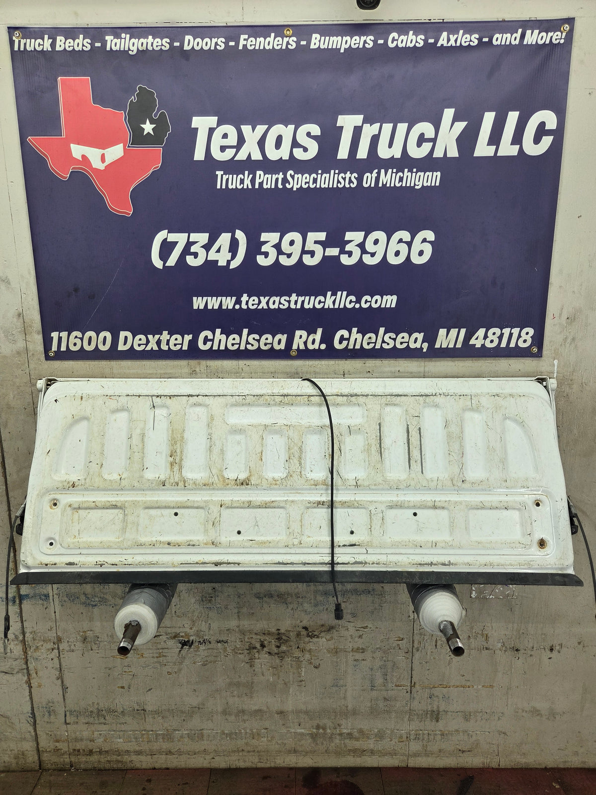 2014-2019 Chevrolet Silverado / GMC Sierra 1500 2500 3500 HD Tailgate