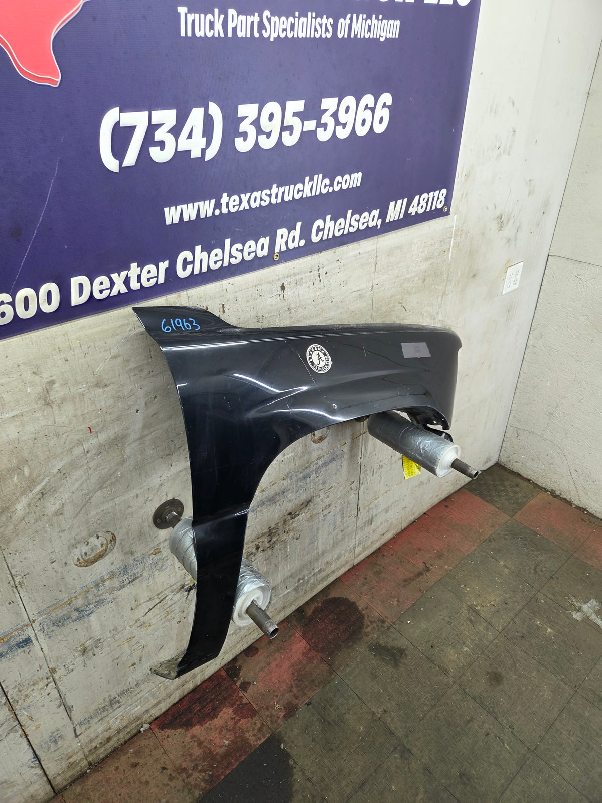 1999-2002 Chevrolet Silverado / Tahoe / Suburban 1500 2500 3500 HD Passenger Front Fender