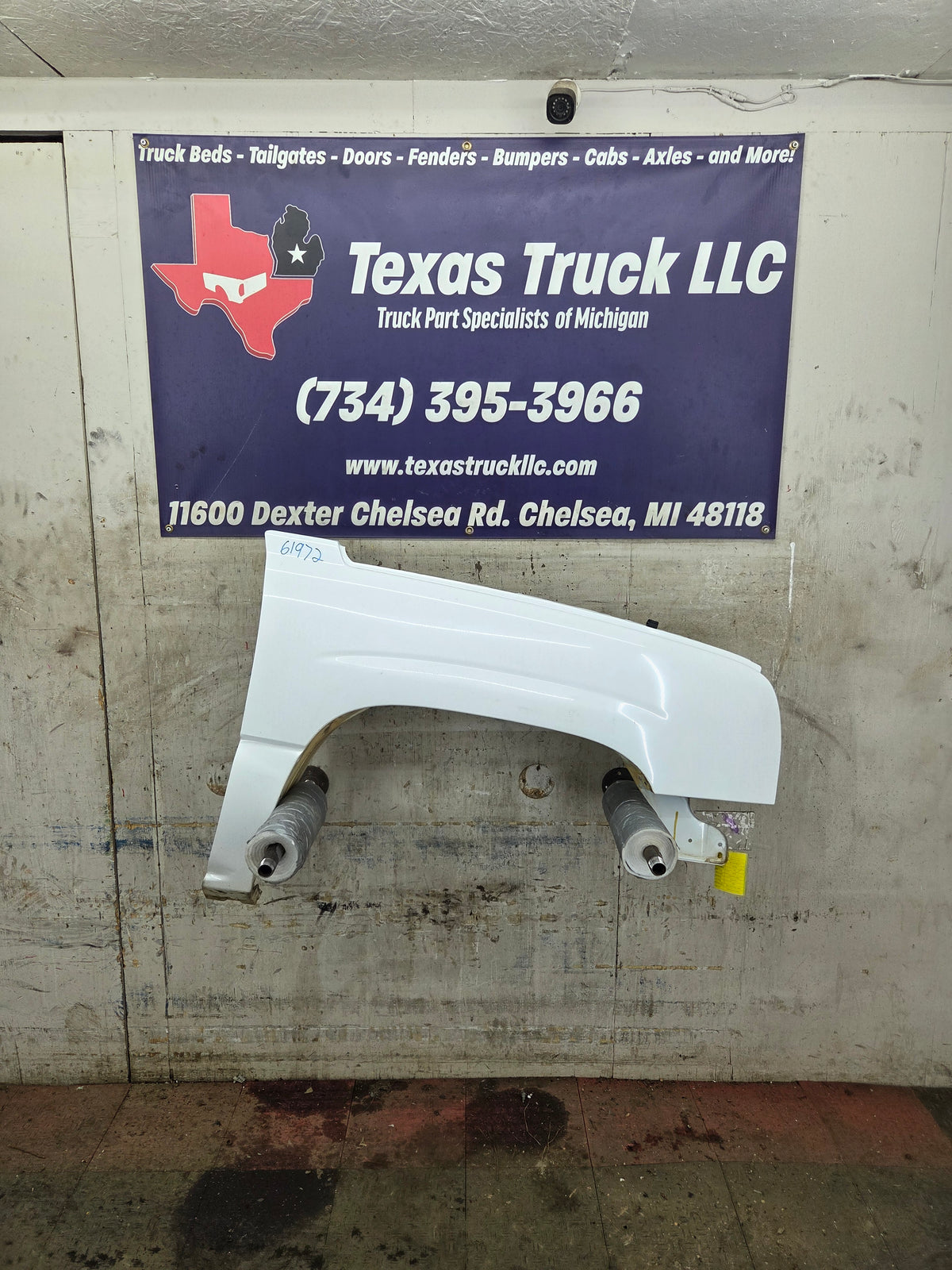 2003-2007 Chevrolet Silverado / Tahoe / Suburban 1500 2500 3500 HD RH Passenger Side "Cateye" Front Fender