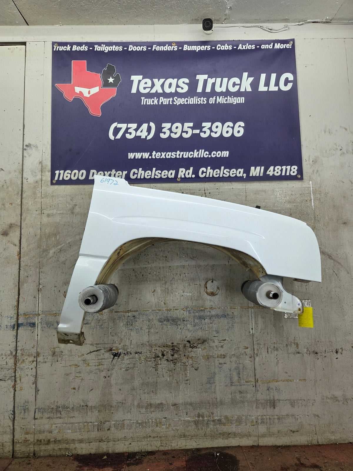 2003-2007 Chevrolet Silverado / Tahoe / Suburban 1500 2500 3500 HD RH Passenger Side "Cateye" Front Fender