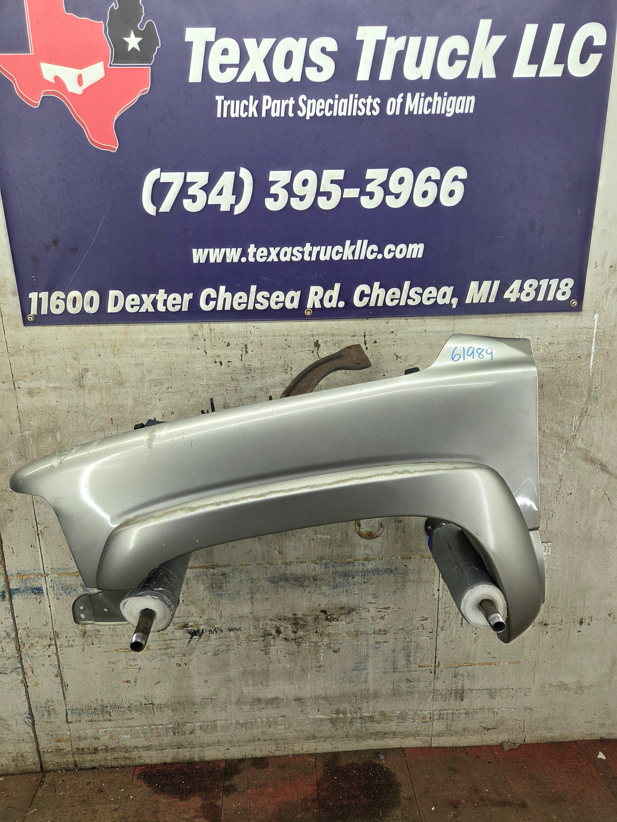 1999-2002 Chevrolet Silverado / Tahoe / Suburban 1500 2500 3500 HD LH Driver Side Front Fender