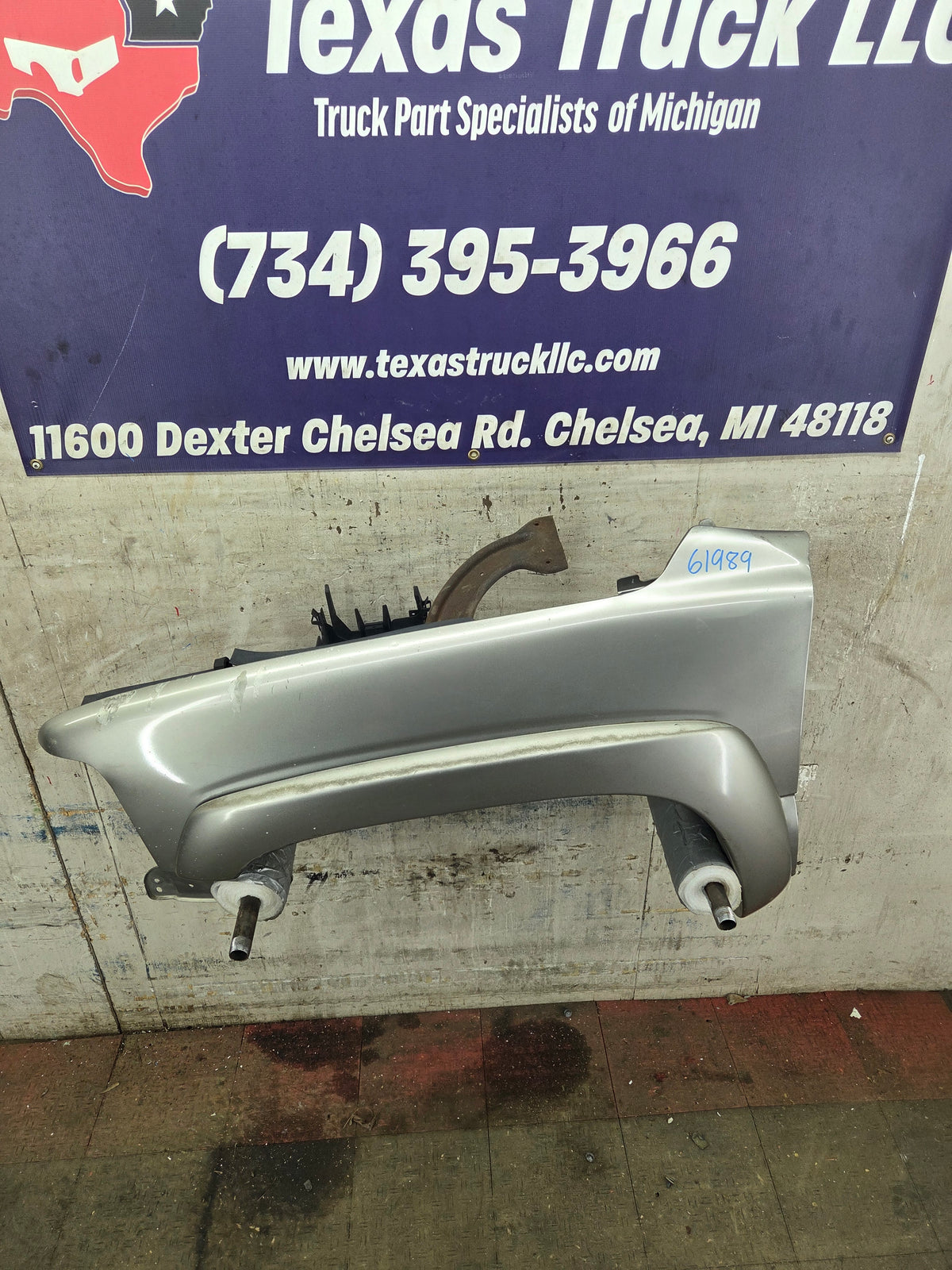 1999-2002 Chevrolet Silverado / Tahoe / Suburban 1500 2500 3500 HD LH Driver Side Front Fender
