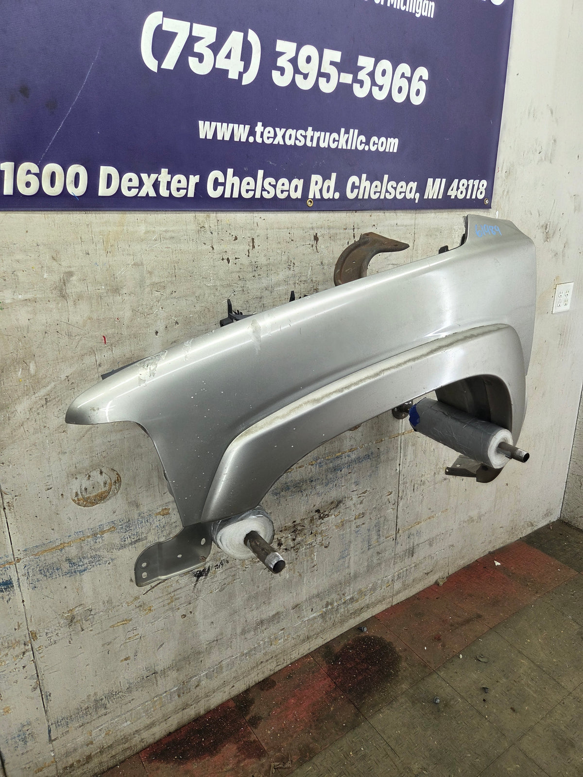 1999-2002 Chevrolet Silverado / Tahoe / Suburban 1500 2500 3500 HD LH Driver Side Front Fender