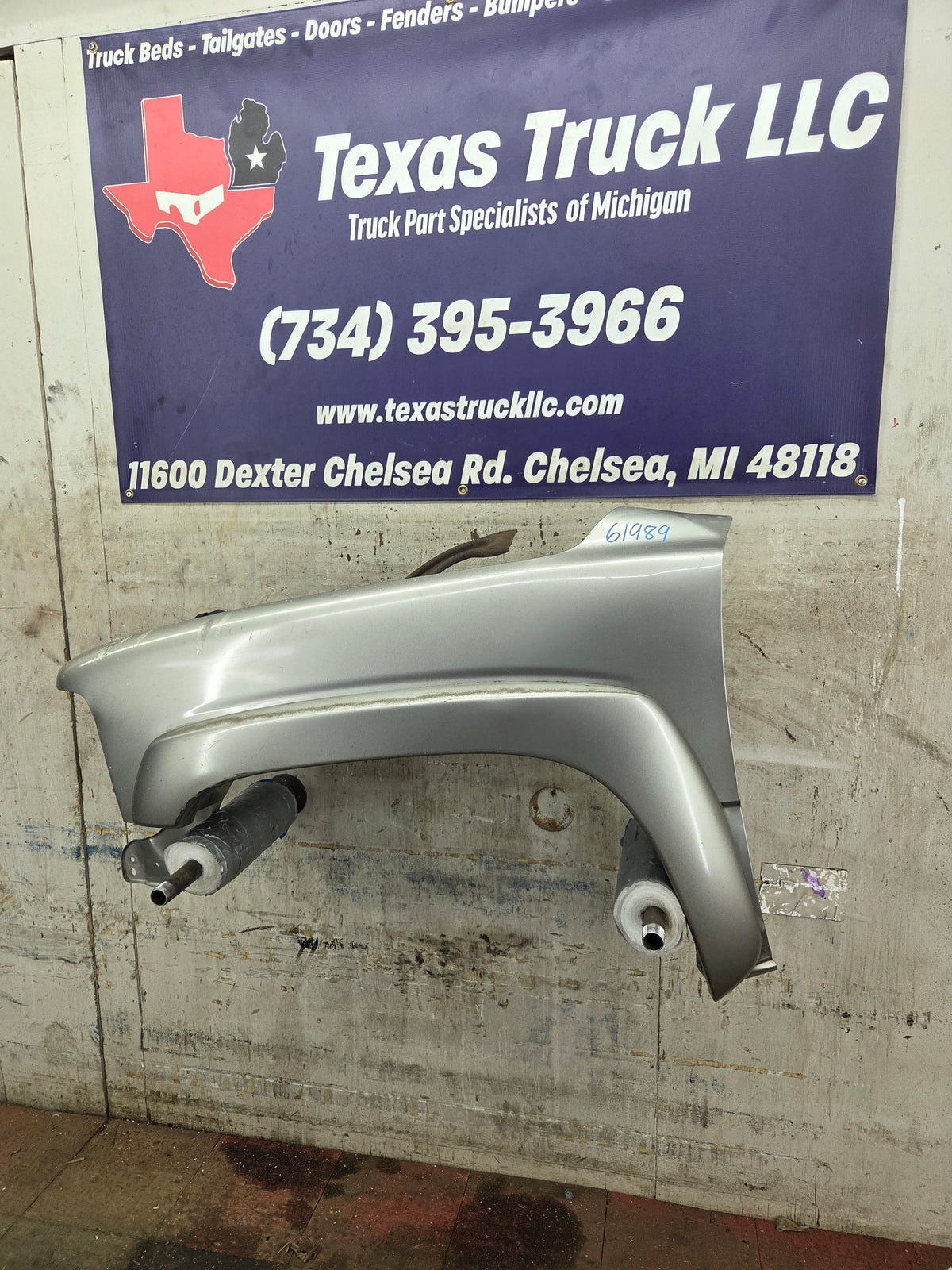 1999-2002 Chevrolet Silverado / Tahoe / Suburban 1500 2500 3500 HD LH Driver Side Front Fender