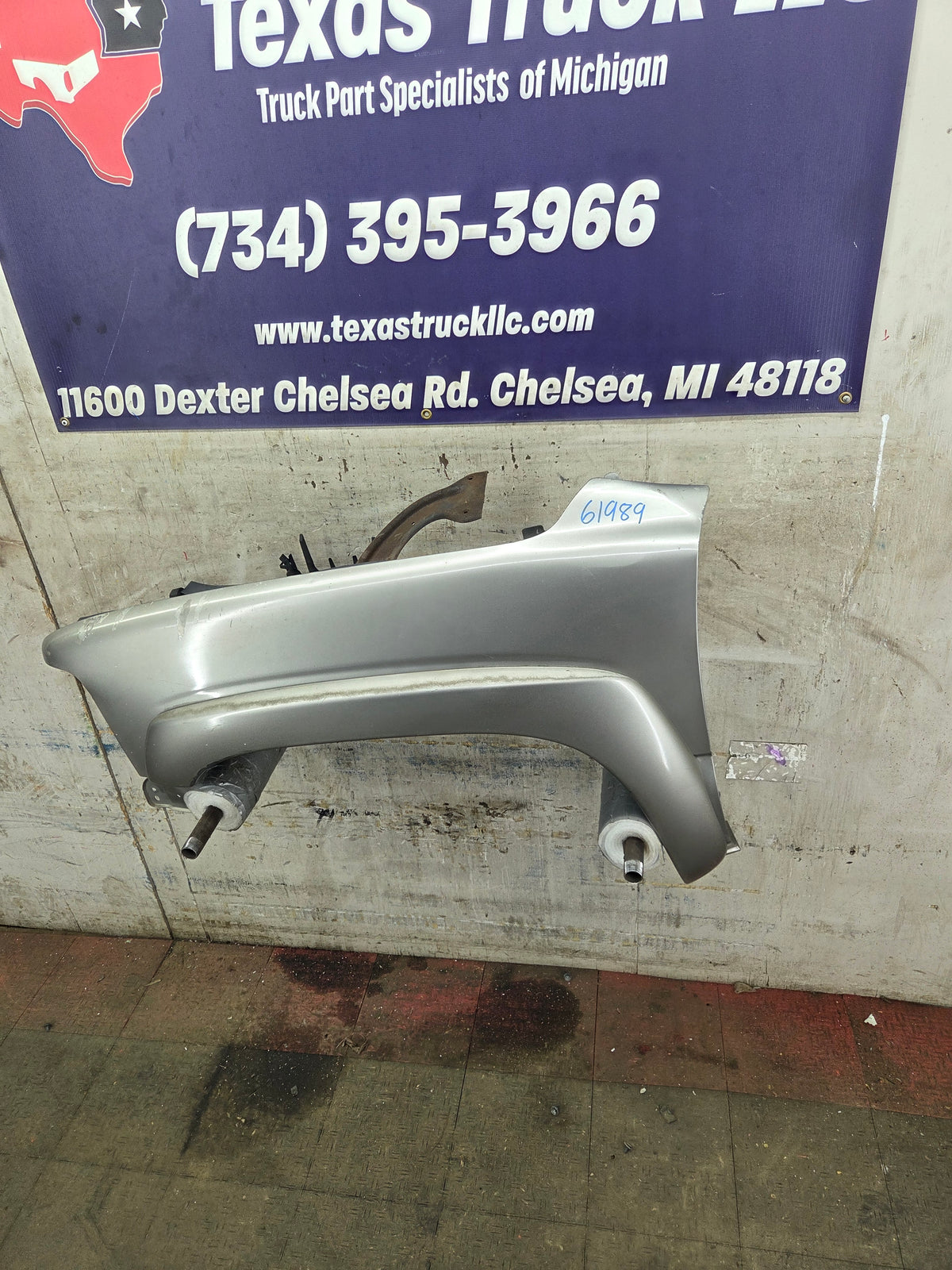 1999-2002 Chevrolet Silverado / Tahoe / Suburban 1500 2500 3500 HD LH Driver Side Front Fender
