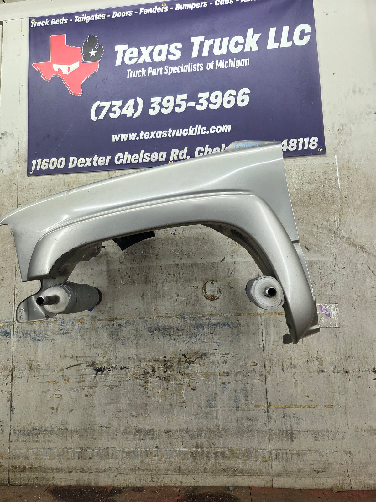 1999-2002 Chevrolet Silverado / Tahoe / Suburban 1500 2500 3500 HD LH Driver Side Front Fender