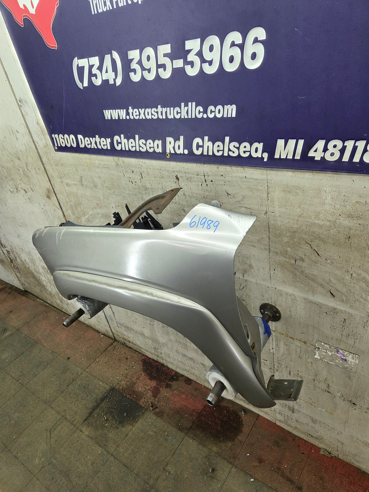 1999-2002 Chevrolet Silverado / Tahoe / Suburban 1500 2500 3500 HD LH Driver Side Front Fender