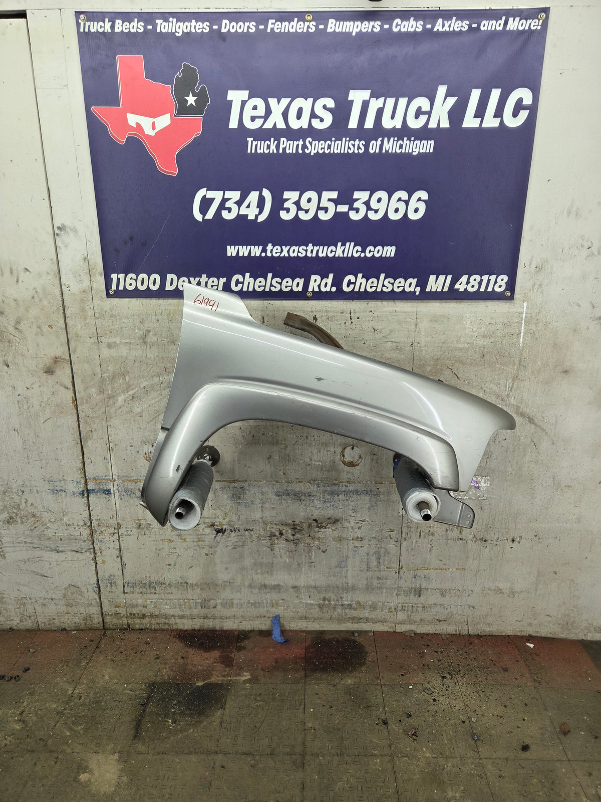 1999-2002 Chevrolet Silverado / Tahoe / Suburban 1500 2500 3500 HD Passenger Front Fender