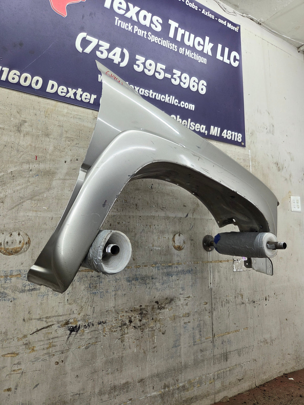 1999-2002 Chevrolet Silverado / Tahoe / Suburban 1500 2500 3500 HD Passenger Front Fender