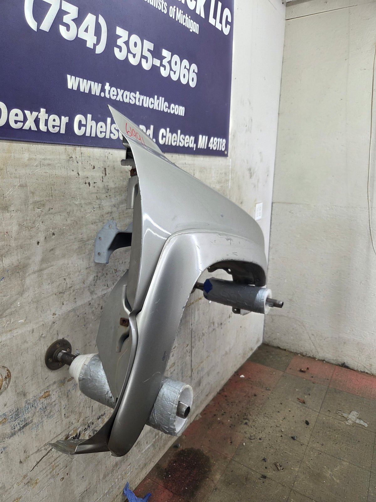 1999-2002 Chevrolet Silverado / Tahoe / Suburban 1500 2500 3500 HD Passenger Front Fender