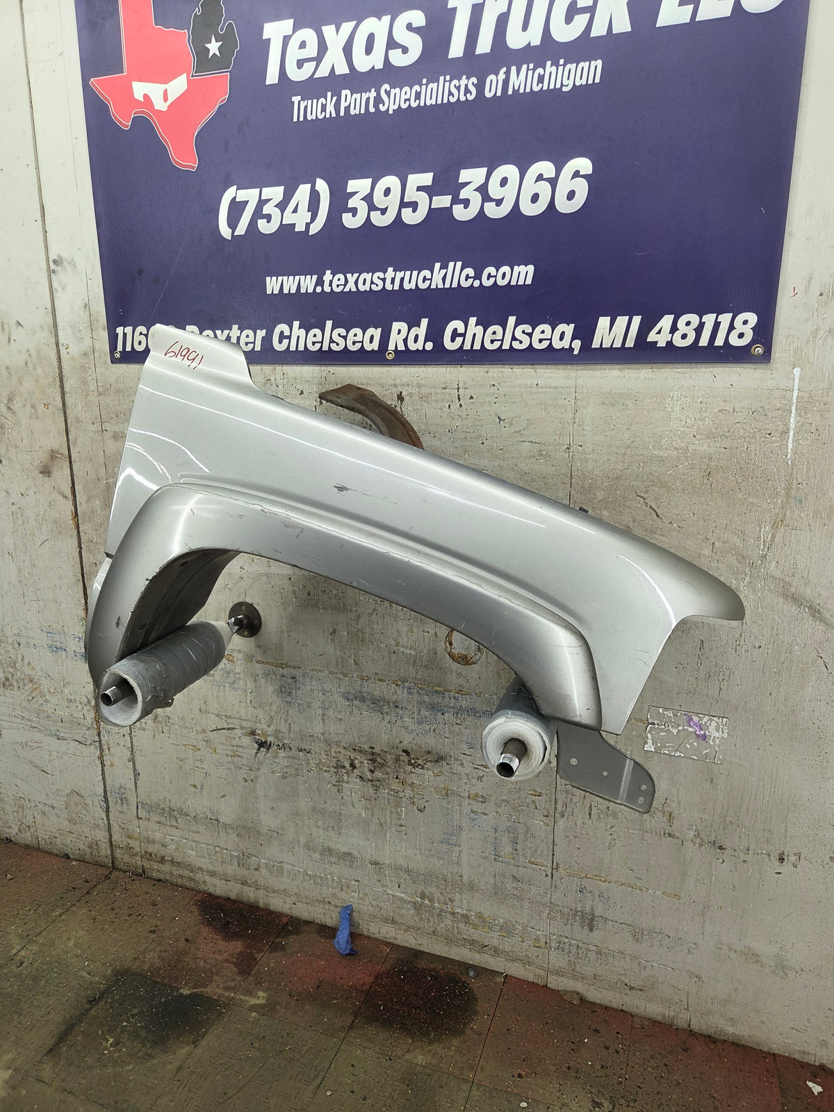 1999-2002 Chevrolet Silverado / Tahoe / Suburban 1500 2500 3500 HD Passenger Front Fender