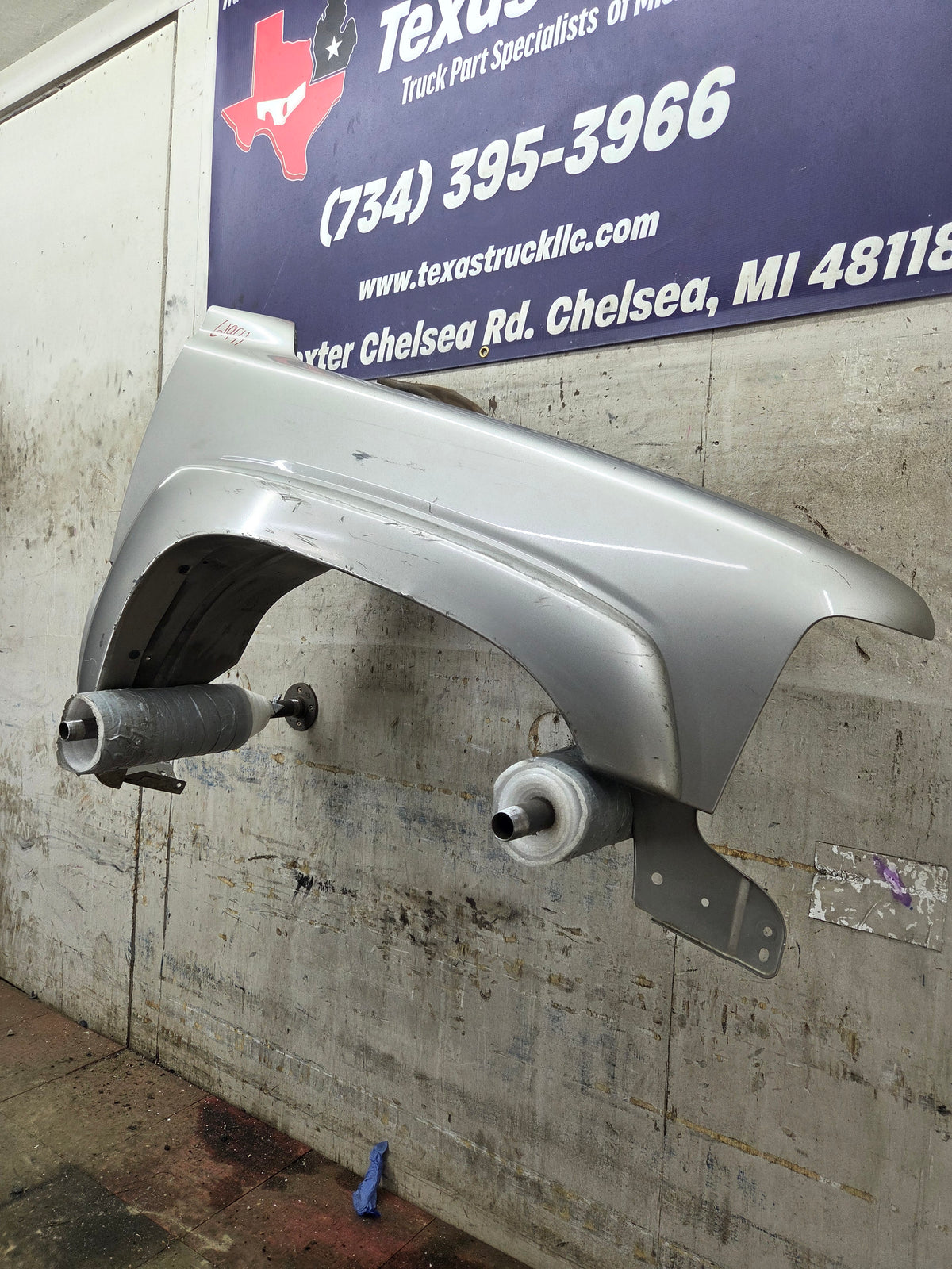 1999-2002 Chevrolet Silverado / Tahoe / Suburban 1500 2500 3500 HD Passenger Front Fender