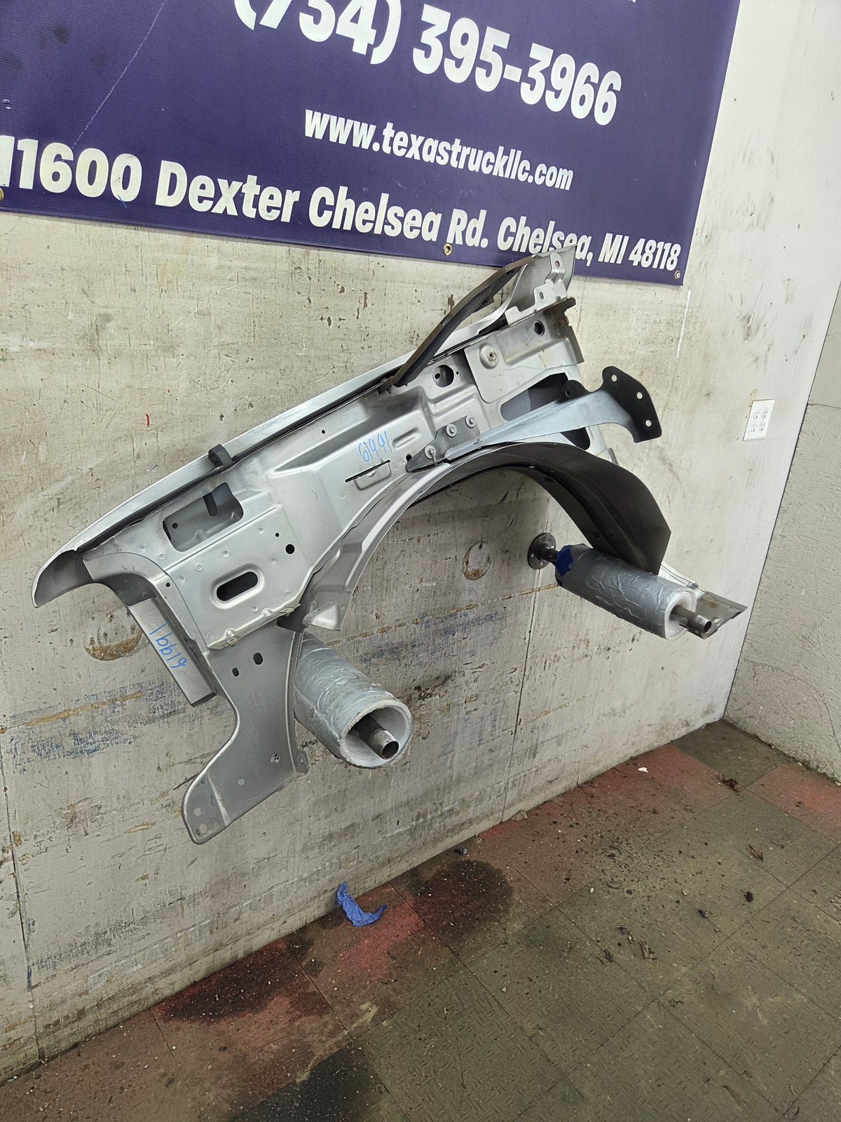 1999-2002 Chevrolet Silverado / Tahoe / Suburban 1500 2500 3500 HD Passenger Front Fender