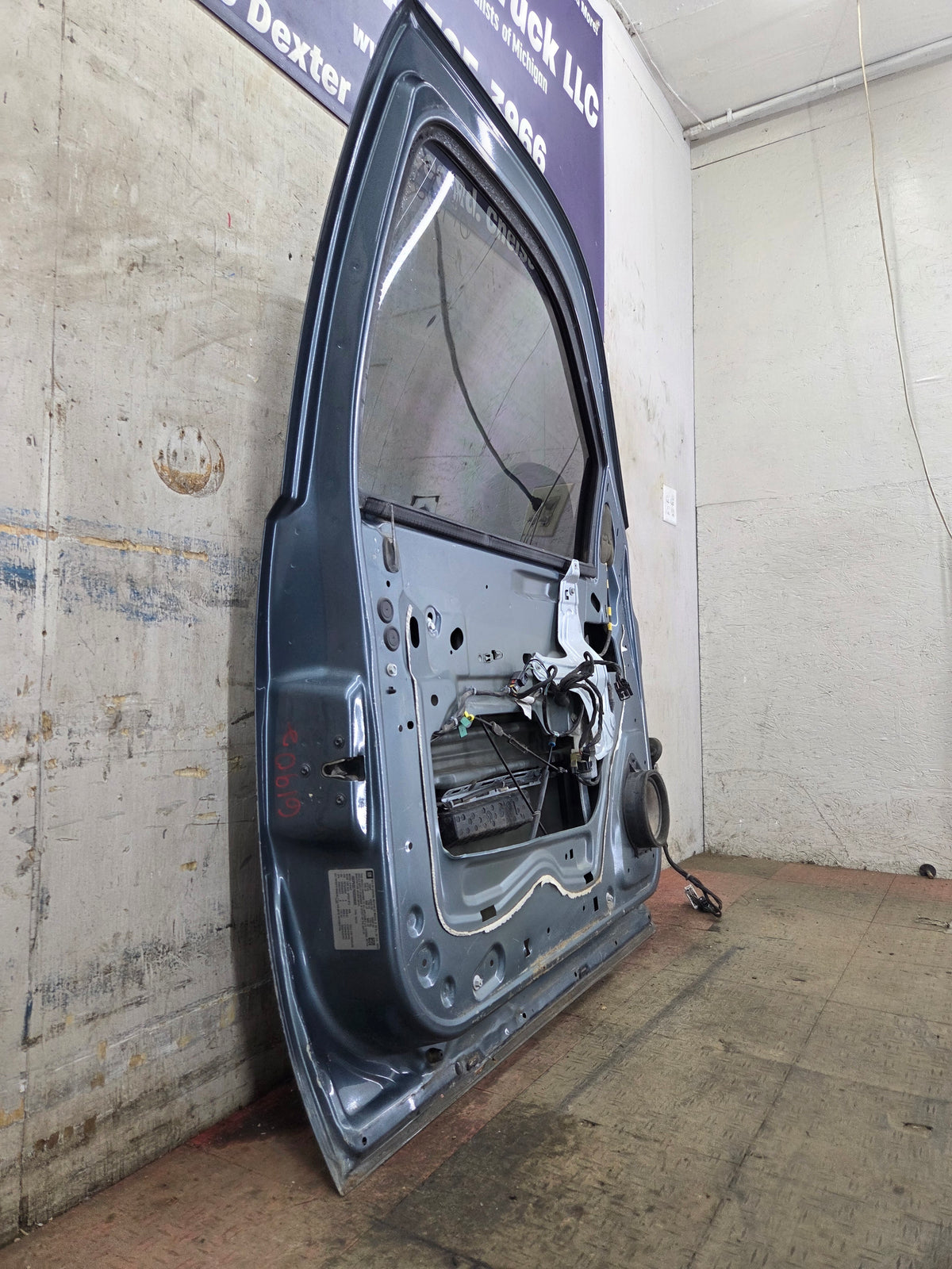 2007-2013 Chevrolet Silverado / GMC Sierra 1500 2500 3500 HD LH Front Driver Side Door